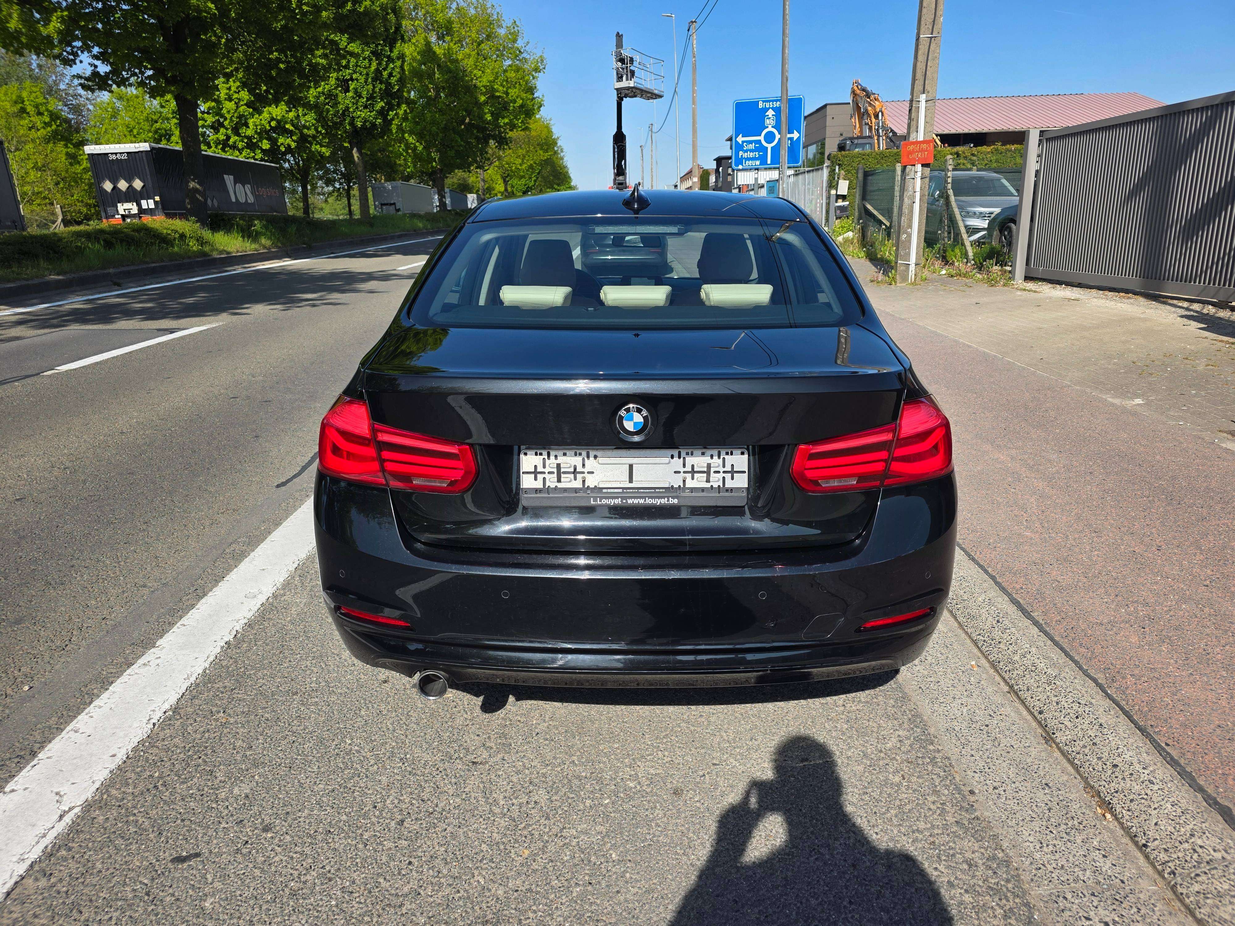 BMW 318 i 1°EIG. IN ZEER GOEDE STAAT MET VEEL OPTIES !!