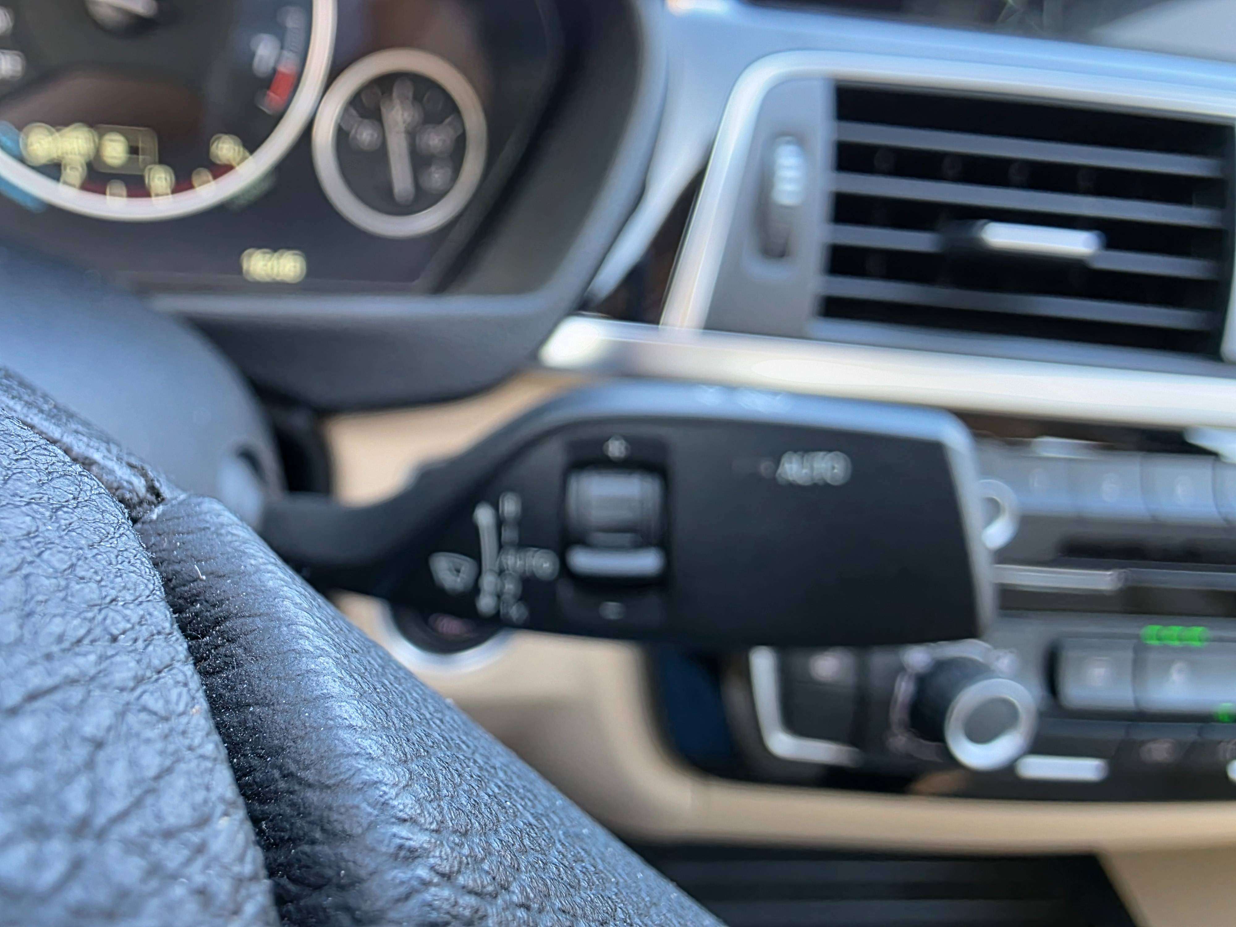 BMW 318 i 1°EIG. IN ZEER GOEDE STAAT MET VEEL OPTIES !!