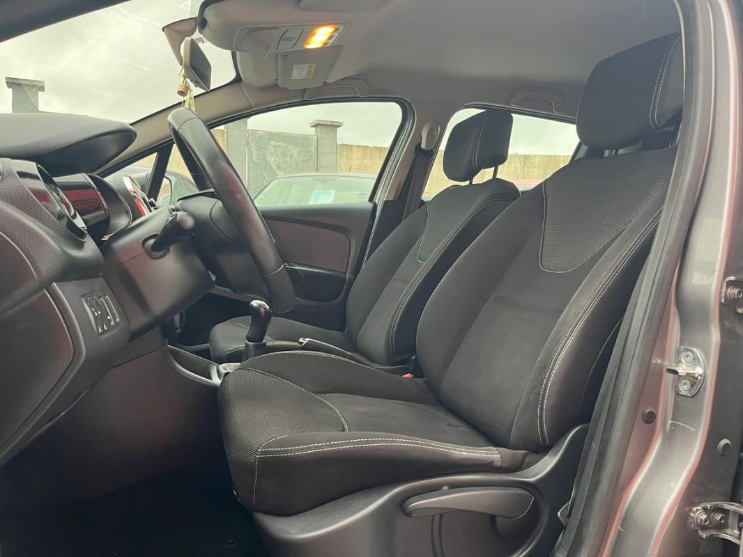 Renault Clio IV 1.5L DCI GPS - RADAR DE RECUL ENTIÈREMENT RÉVISÉE ET GARANTIE SUR 12 MOIS