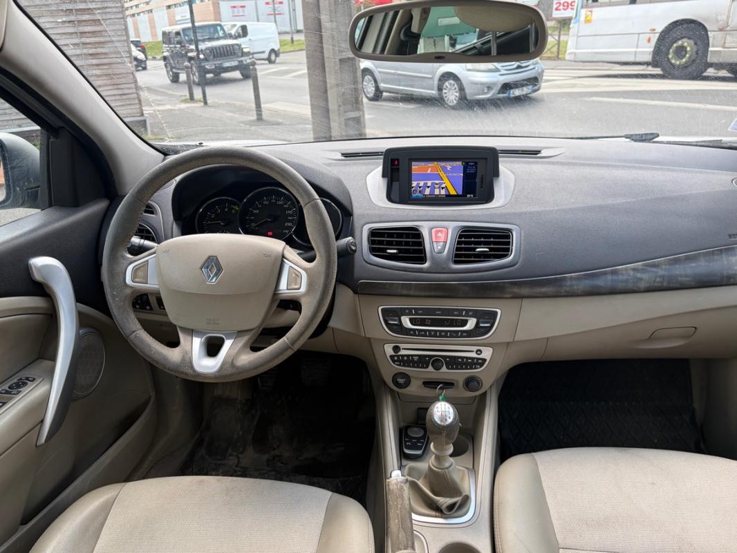 Renault Fluence 1.5l DCIPRIVILÈGE SUIVI D ENTRETIENT GPS SEMI CUIR RADAR PAYEMENT EN 3FOIS
