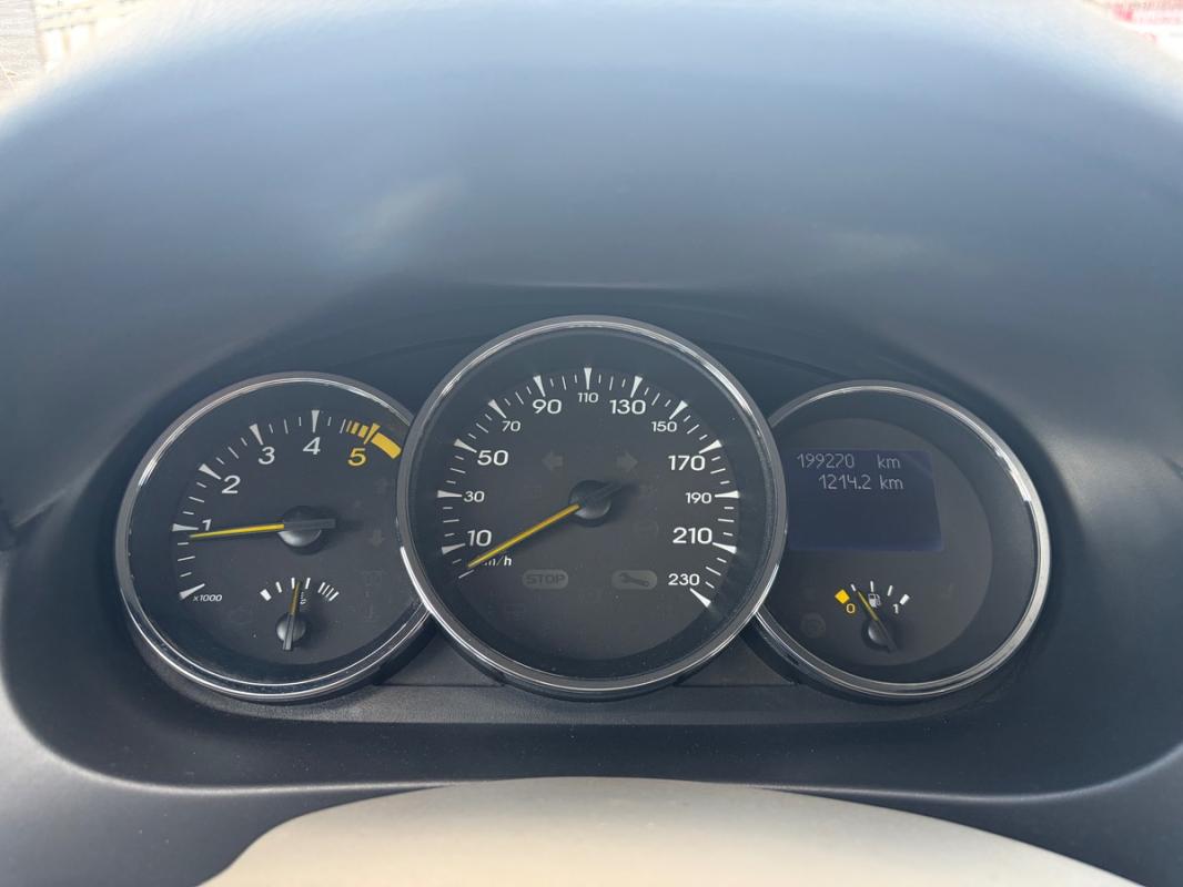 Renault Fluence 1.5l DCIPRIVILÈGE SUIVI D ENTRETIENT GPS SEMI CUIR RADAR PAYEMENT EN 3FOIS