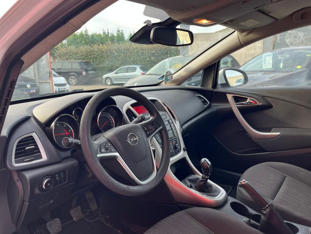 Opel Astra 1.7L CDTI 110 CH CRIT'AIR 2 TRÈS PROPRE | ENTIÈREMENT RÉVISÉE & GARANTIE