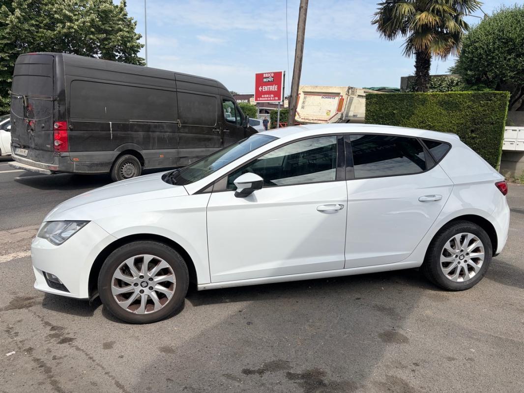 Seat Leon III TDI 105 2013 TOUT LE SUIVIE D ENTRETIEN RADAR RÉGULATEURS BLUETOOTH PAYER EN 3 Fois