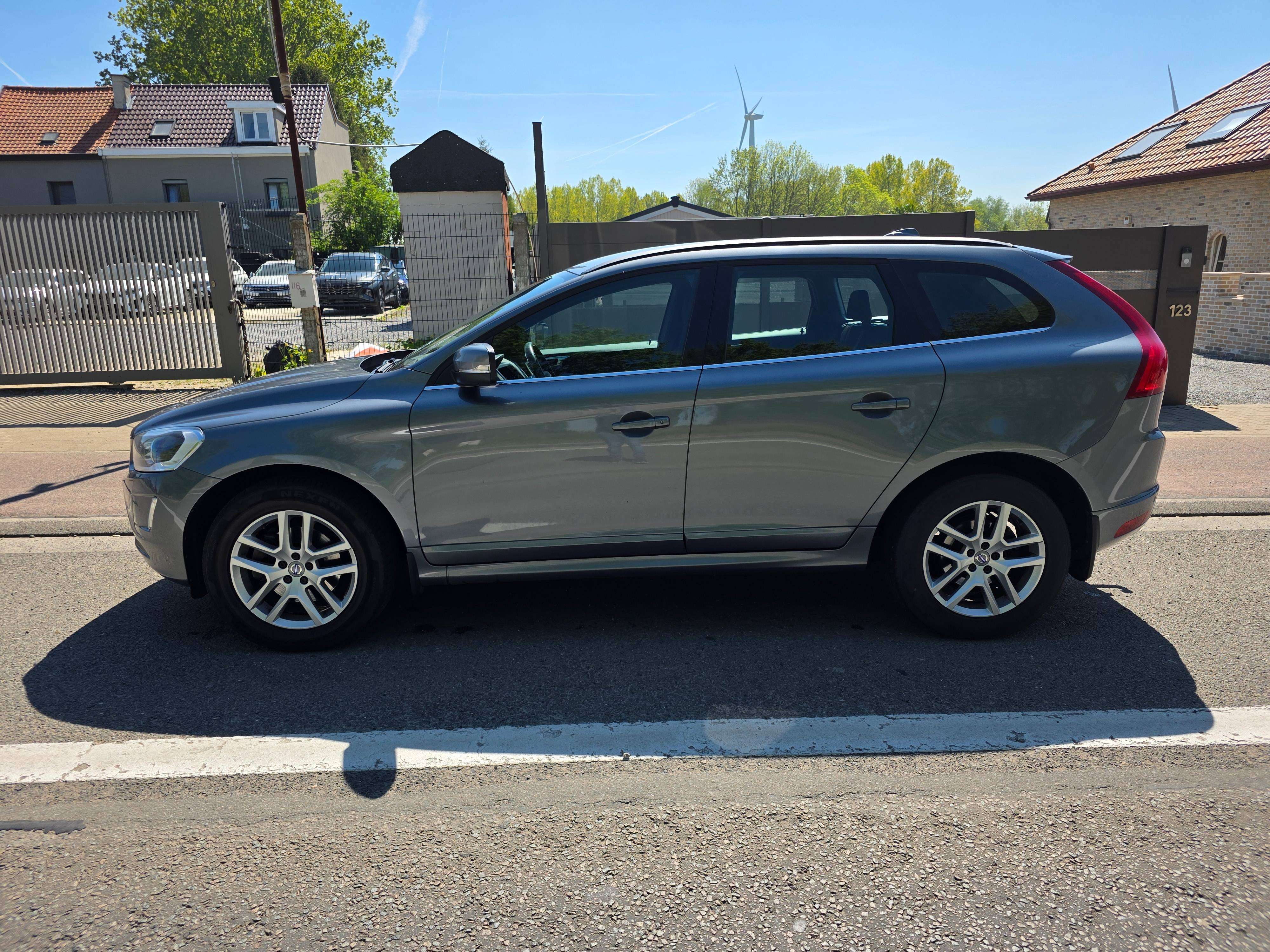 Volvo XC60 2.4 D4 4WD Geartronic 1°EIG. PERFECTE STAAT MET VEEL OPTIES !!