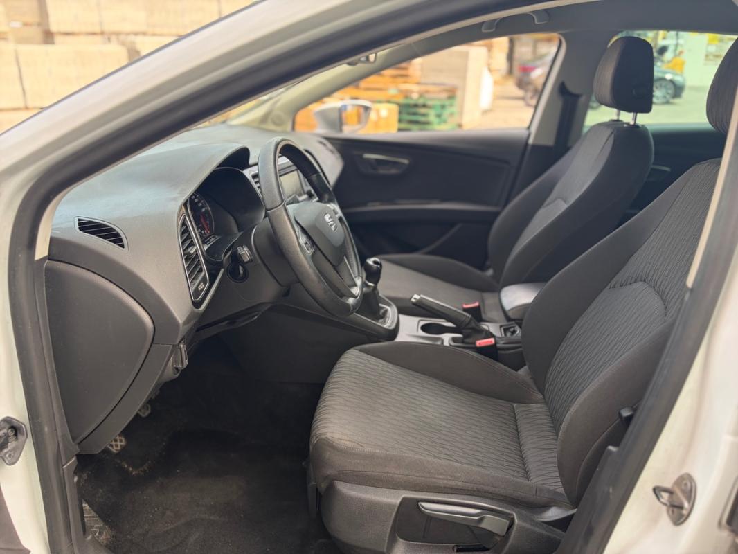 Seat Leon III TDI 105 2013 TOUT LE SUIVIE D ENTRETIEN RADAR RÉGULATEURS BLUETOOTH PAYER EN 3 Fois