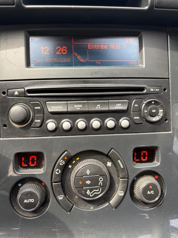 Peugeot 3008 2011 1.6L HDI 112ch Confort Pack Carnet d entretien RÉGULATEUR RADARS PAYER EN 3Fois