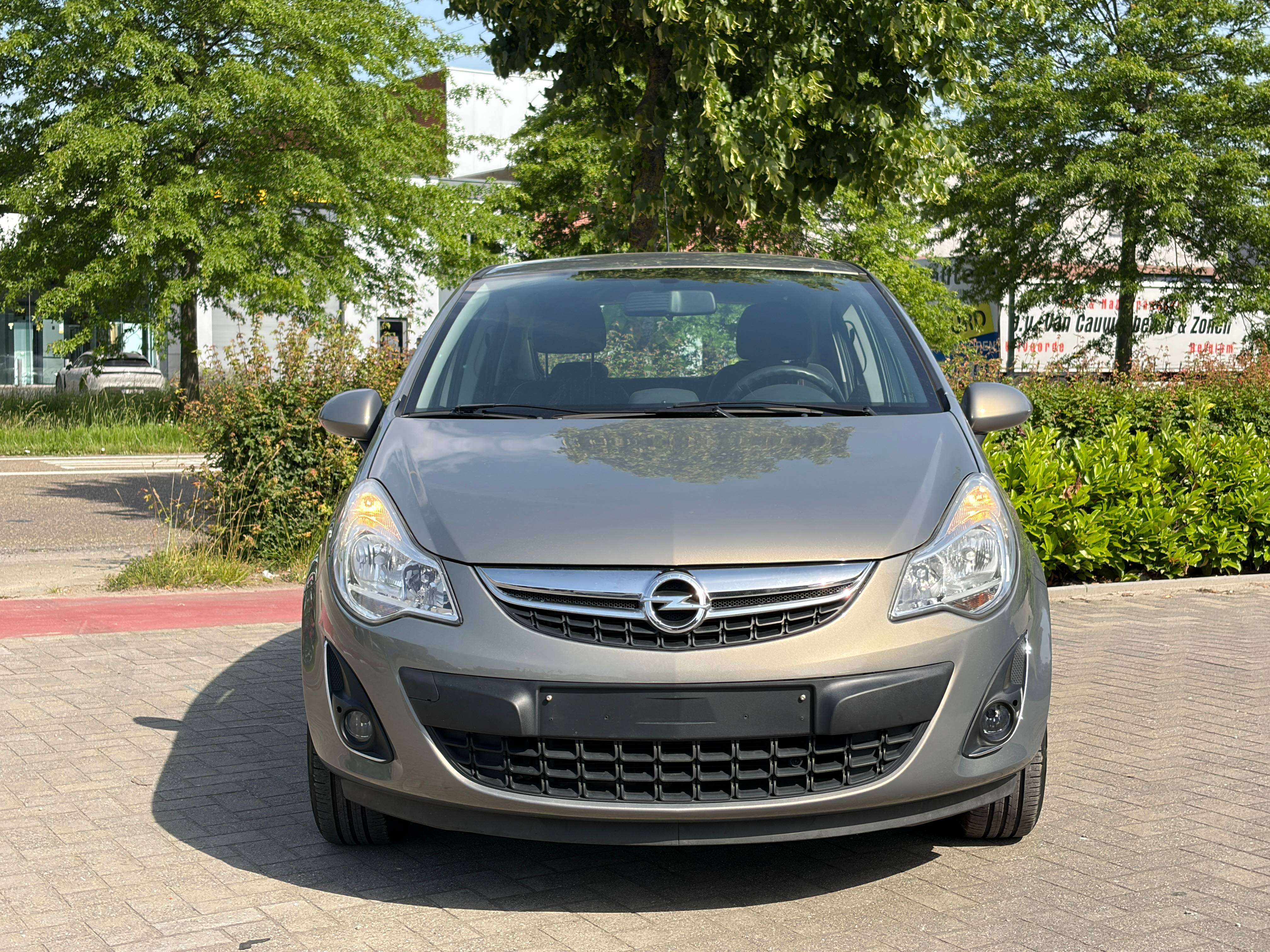 Opel Corsa 1.2i 5-drs **slechts 50.000km** Airco, Alu velgen, 1j garantie