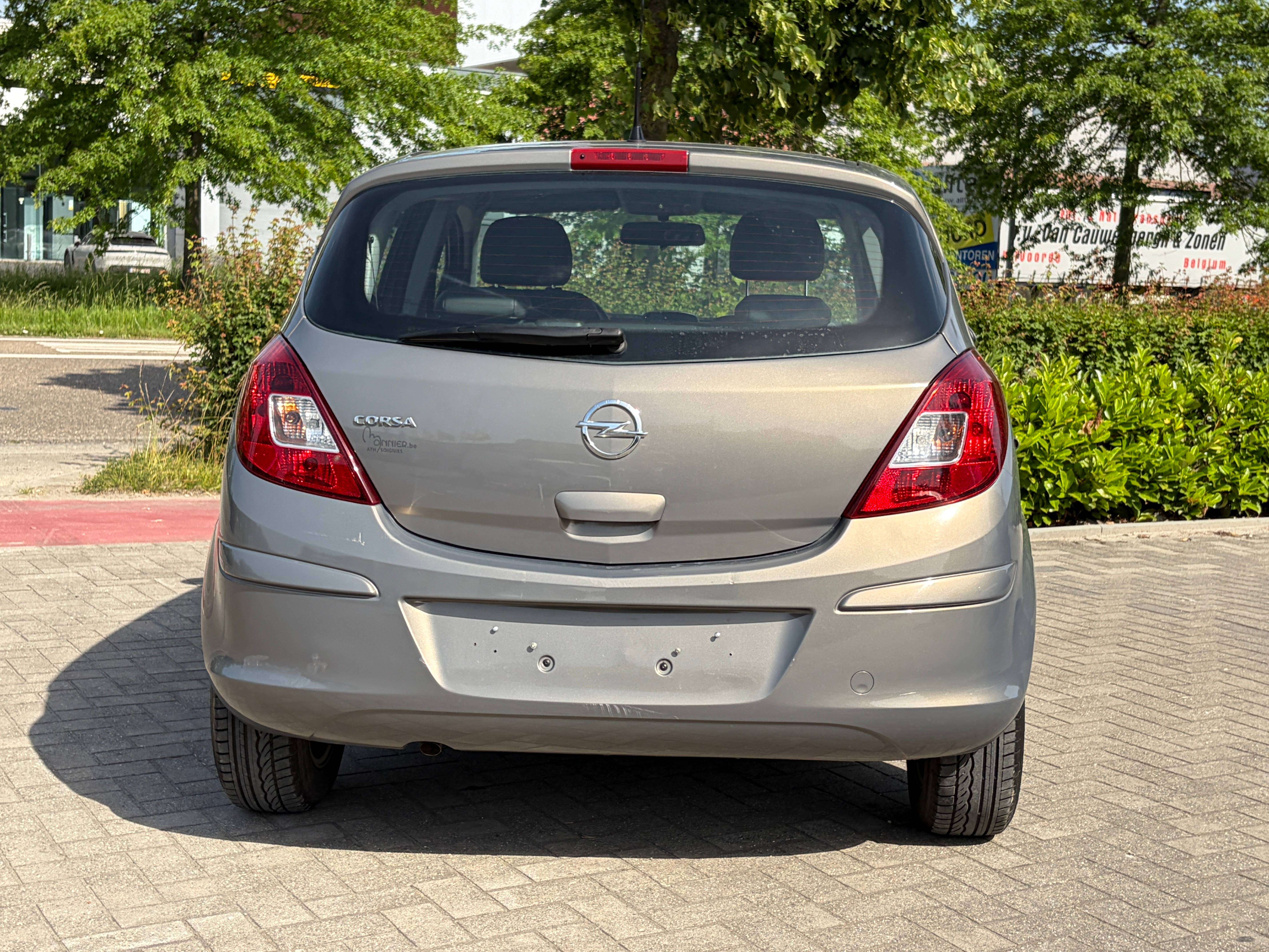 Opel Corsa 1.2i 5-drs **slechts 50.000km** Airco, Alu velgen, 1j garantie