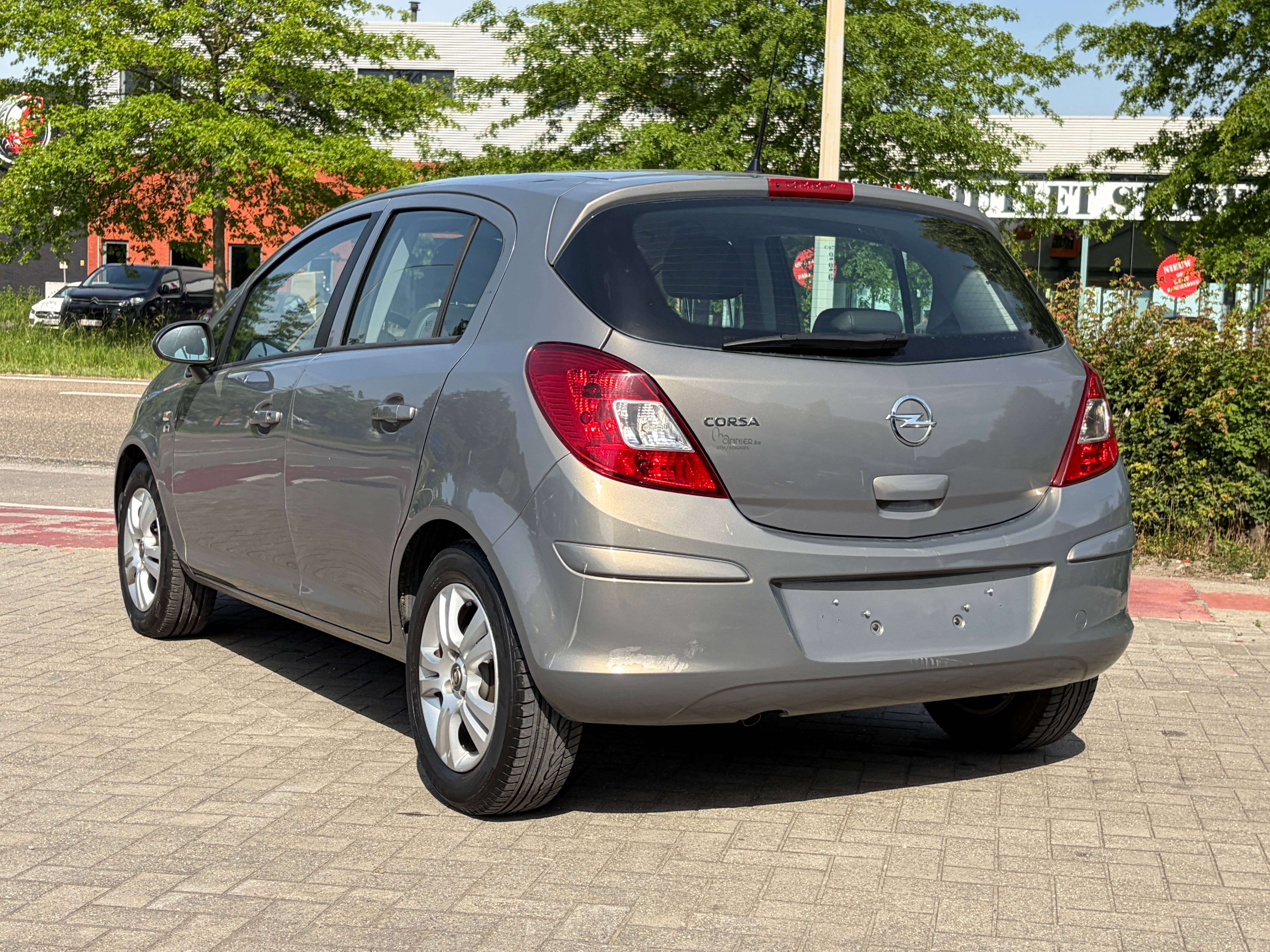 Opel Corsa 1.2i 5-drs **slechts 50.000km** Airco, Alu velgen, 1j garantie