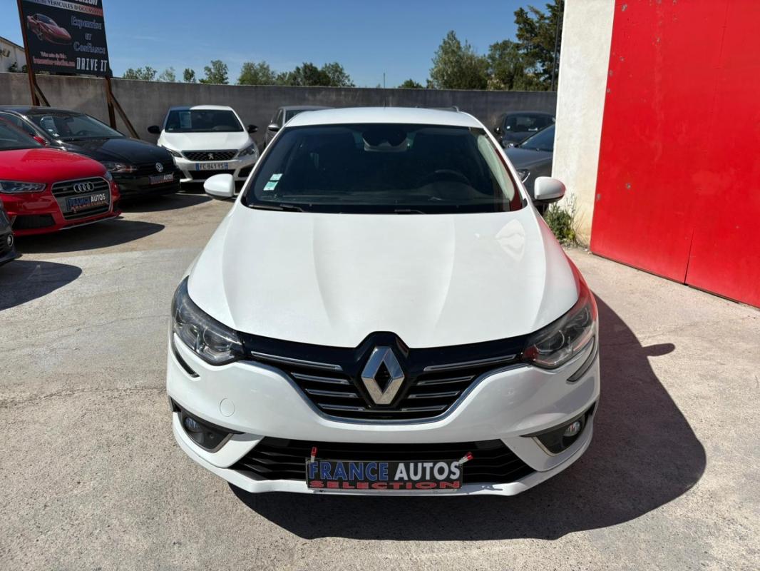 Renault Megane IV BOSE 1.2L TCE 132CH MAGNIFIQUE - ENTIÈREMENT RÉVISÉE ET GARANTIE 12 MOIS EN EUROPE