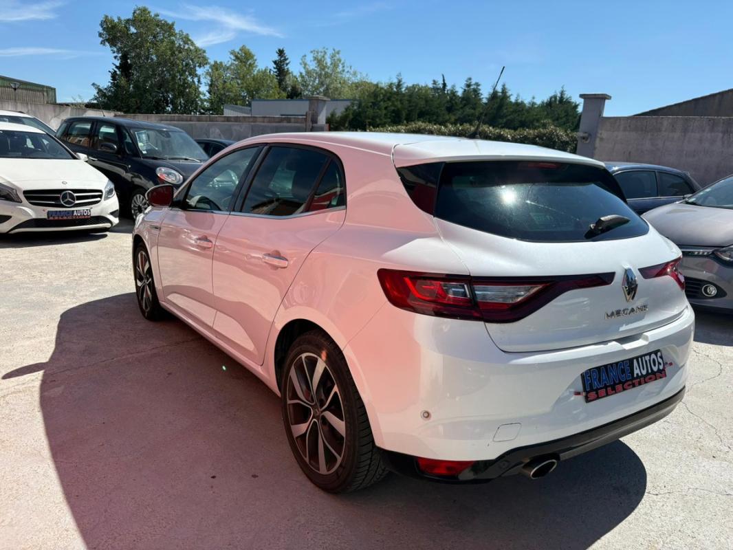 Renault Megane IV BOSE 1.2L TCE 132CH MAGNIFIQUE - ENTIÈREMENT RÉVISÉE ET GARANTIE 12 MOIS EN EUROPE