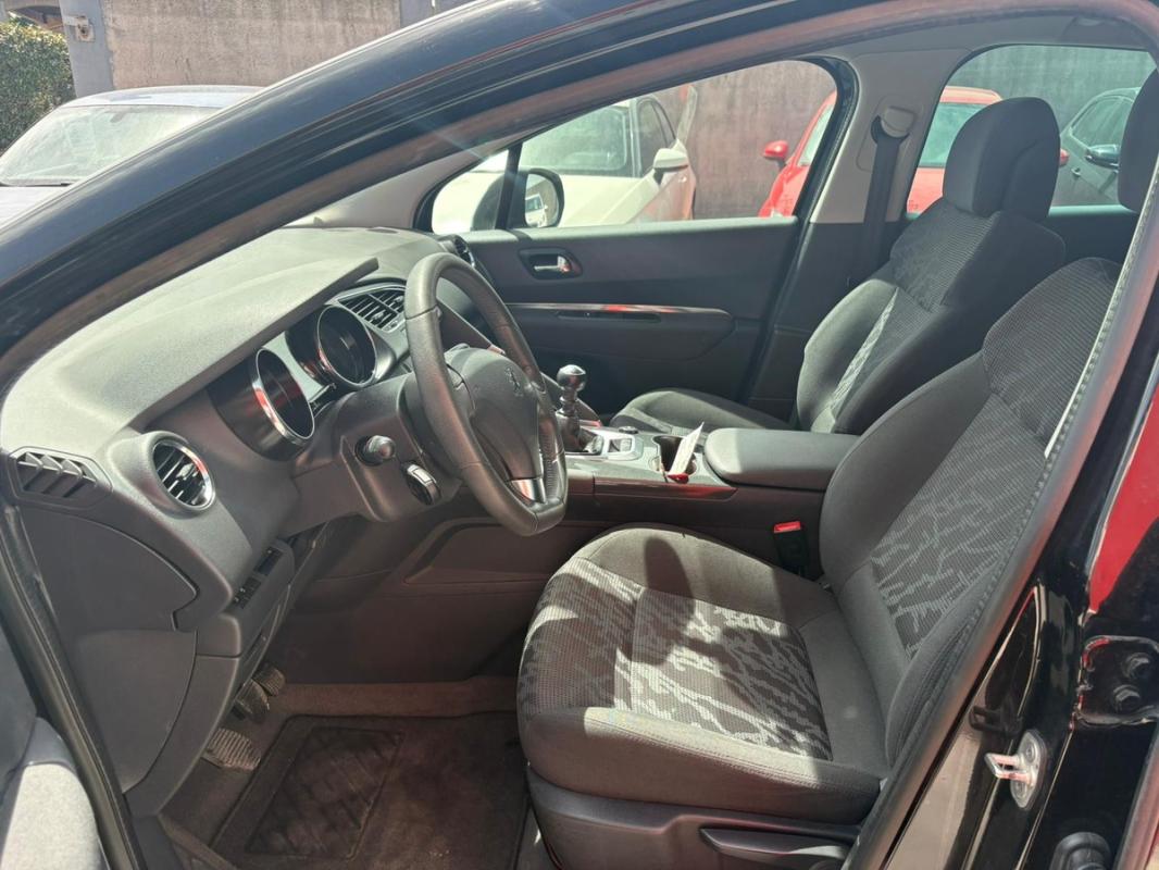 Peugeot 3008 1.6 HDI 114 CH 1RE MAIN | ENTIÈREMENT RÉVISÉE ET GARANTIE 12 MOIS