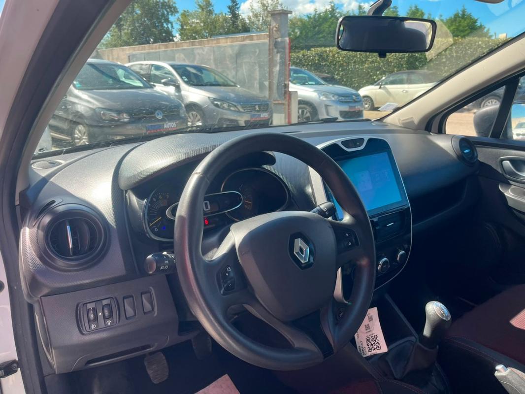 Renault Clio IV 1.2i 73 CH ESSENCE PHASE 1 - ENTIÈREMENT RÉVISÉE & GARANTIE 12 MOIS EN EUROPE