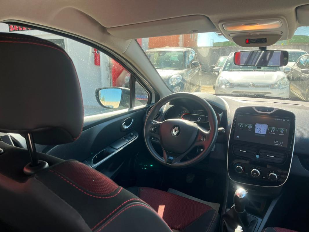 Renault Clio IV 1.2i 73 CH ESSENCE PHASE 1 - ENTIÈREMENT RÉVISÉE & GARANTIE 12 MOIS EN EUROPE