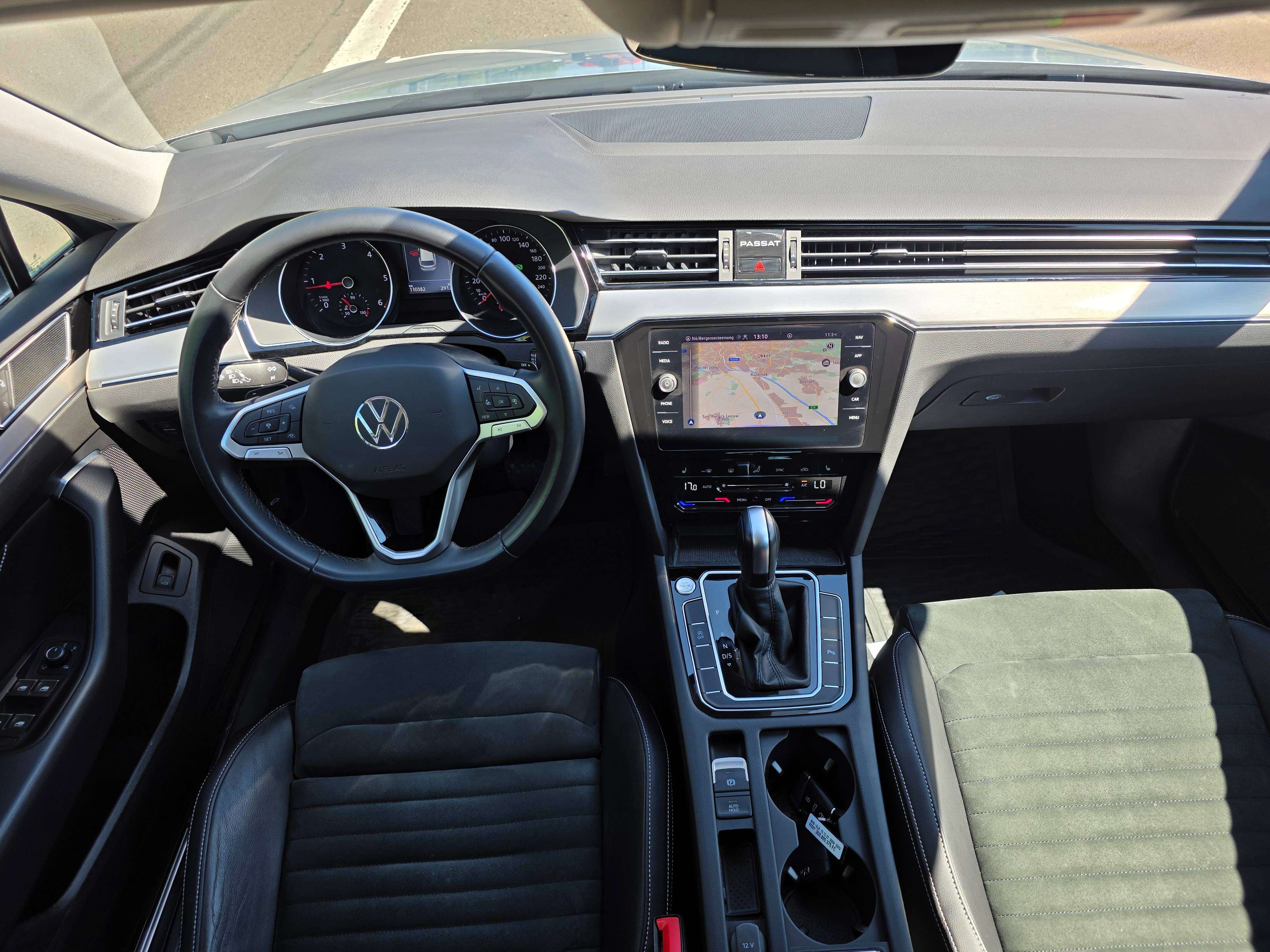 Volkswagen Passat Variant 2.0 TDi SCR Elegance Business DSG 1°EIG. IN PERFECTE STAAT. 2023. VEEL OPTIES