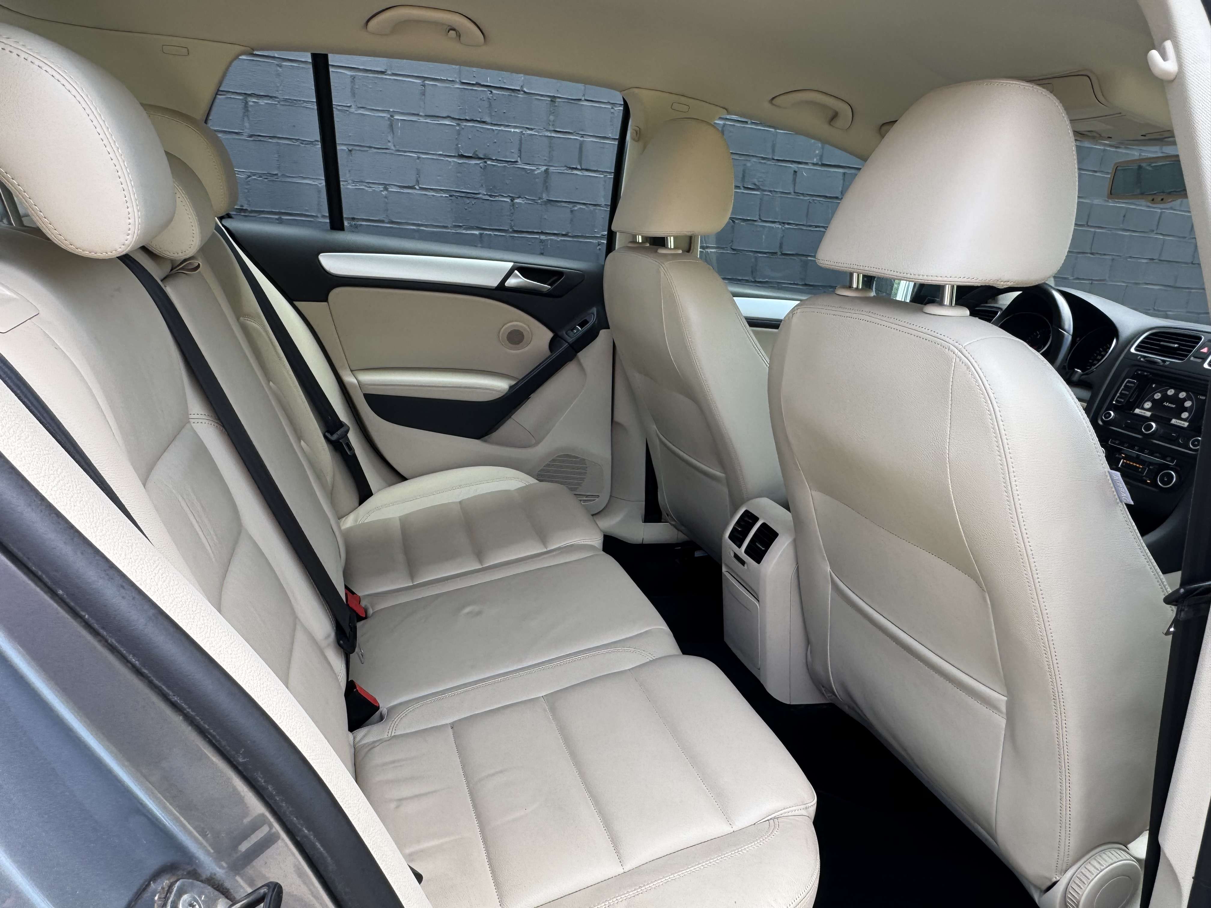 Volkswagen Golf Golf 1.6 CR TDi Highline DSG*XENON*1 ER MAIN*CARNET*NAVI*GARANTIE 12 MOIS