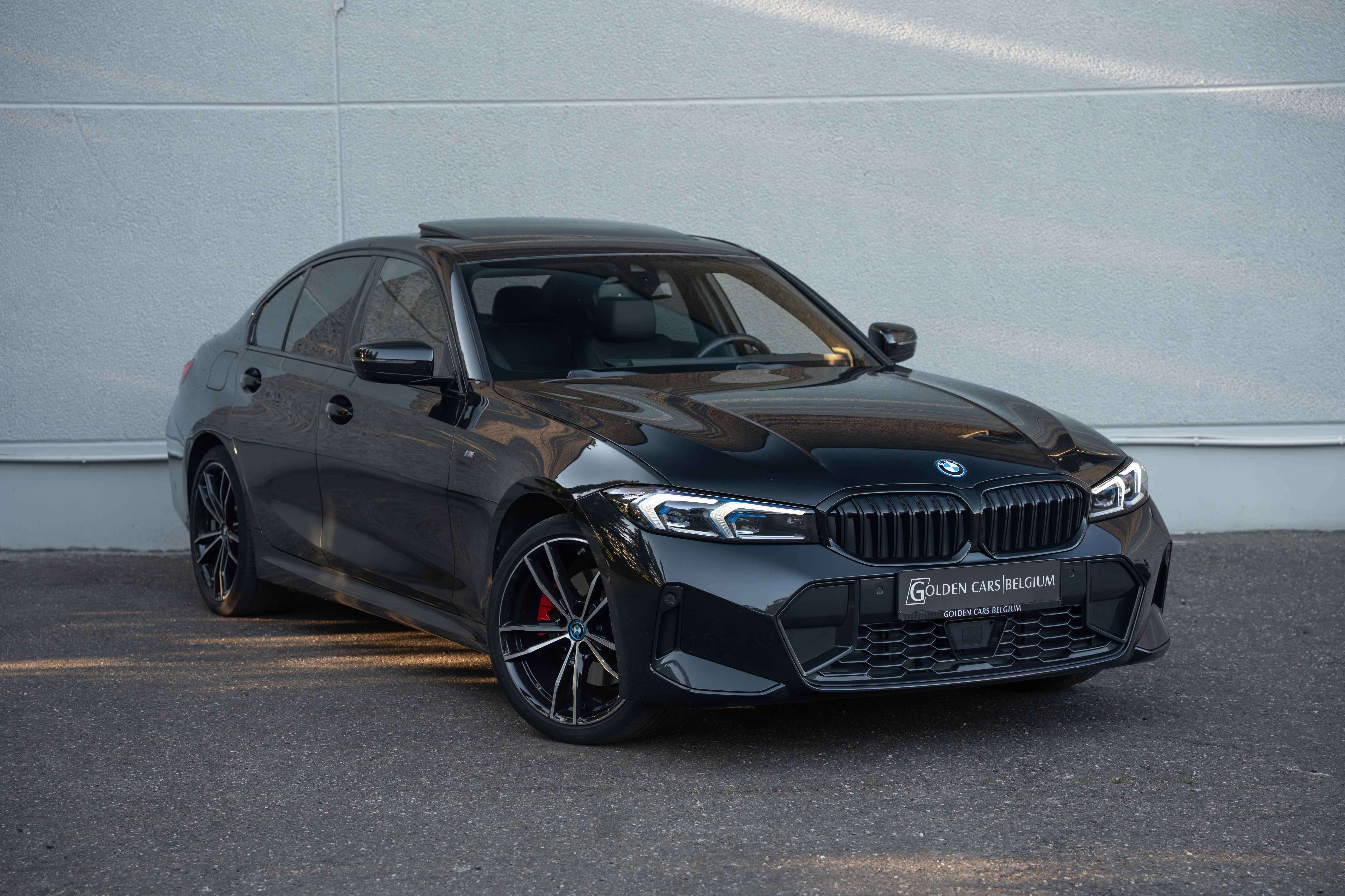 BMW 330 e xDrive M-SPORT/OPENDAK/LED/ACC/HUD/WIDESCREEN/KEYLESS/CAMERA/FABRIEKSGARANTIE