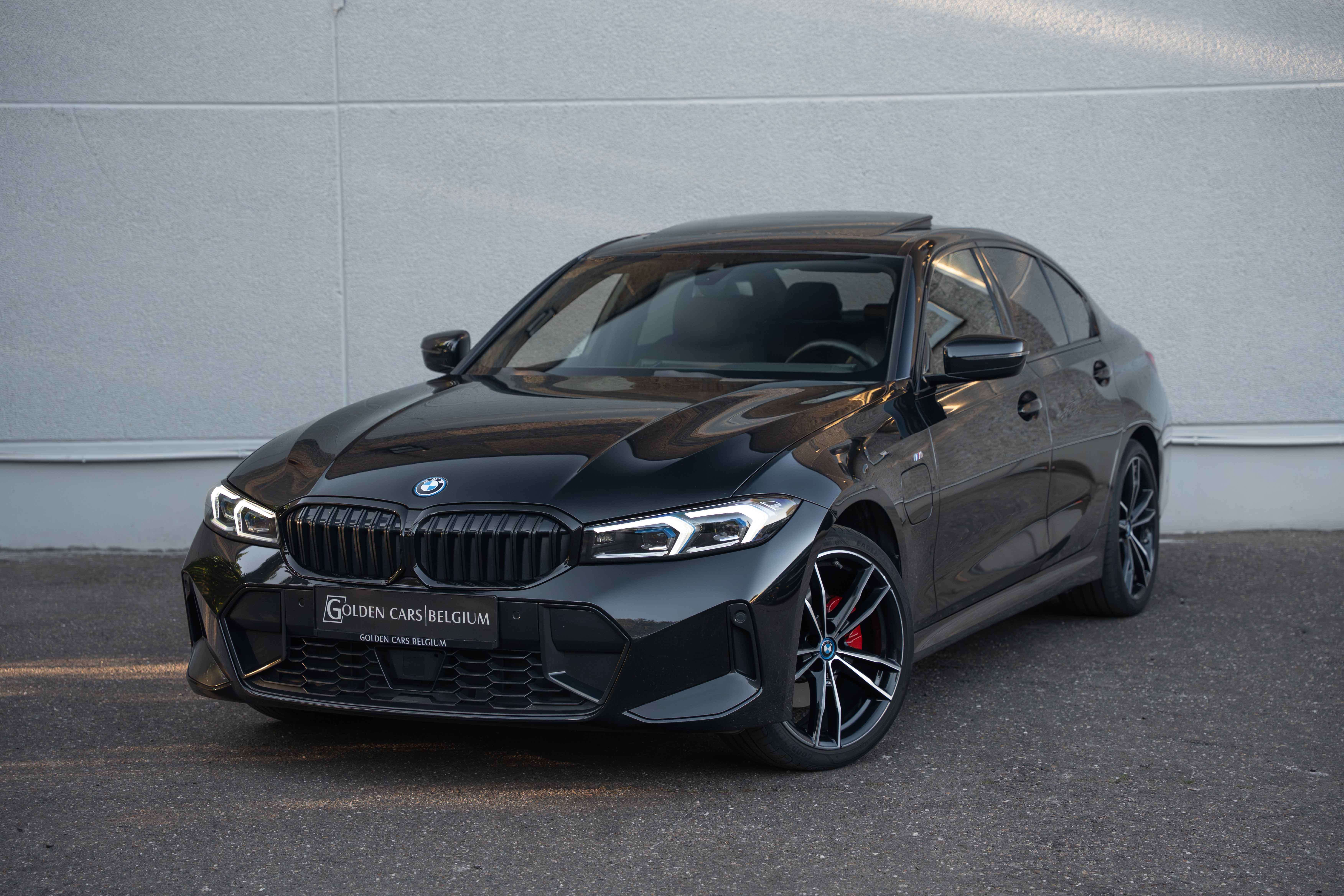 BMW 330 e xDrive M-SPORT/OPENDAK/LED/ACC/HUD/WIDESCREEN/KEYLESS/CAMERA/FABRIEKSGARANTIE