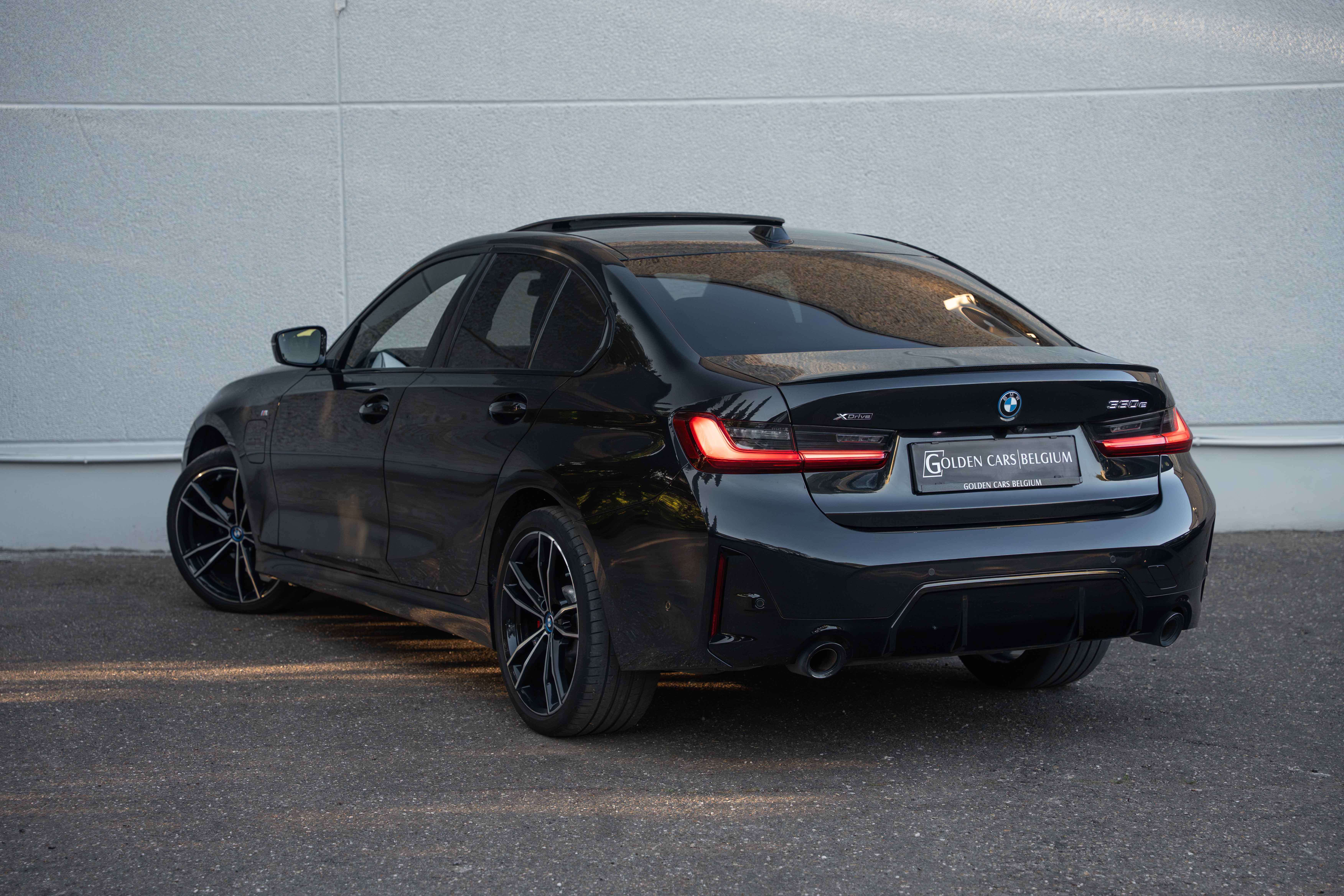 BMW 330 e xDrive M-SPORT/OPENDAK/LED/ACC/HUD/WIDESCREEN/KEYLESS/CAMERA/FABRIEKSGARANTIE