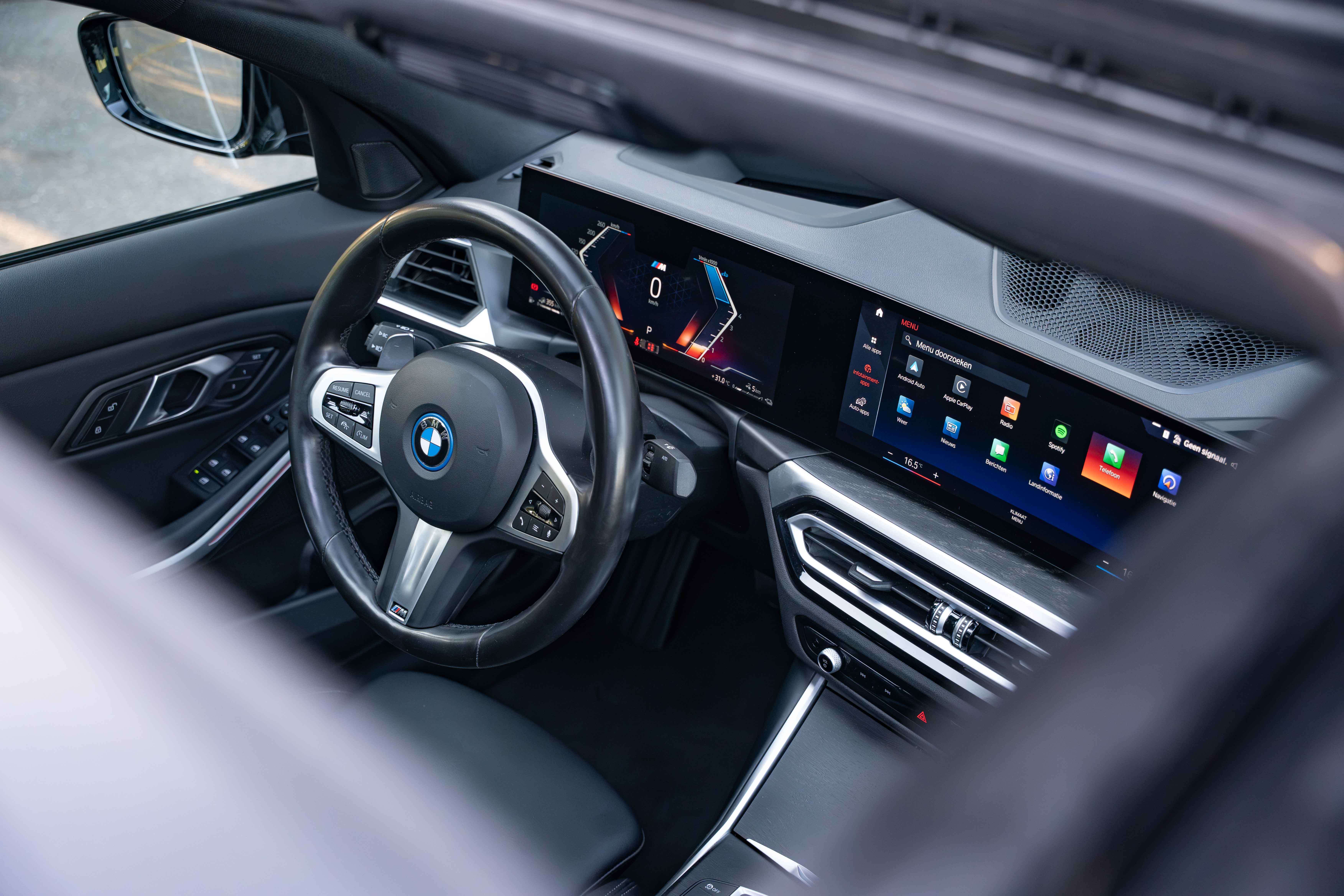 BMW 330 e xDrive M-SPORT/OPENDAK/LED/ACC/HUD/WIDESCREEN/KEYLESS/CAMERA/FABRIEKSGARANTIE
