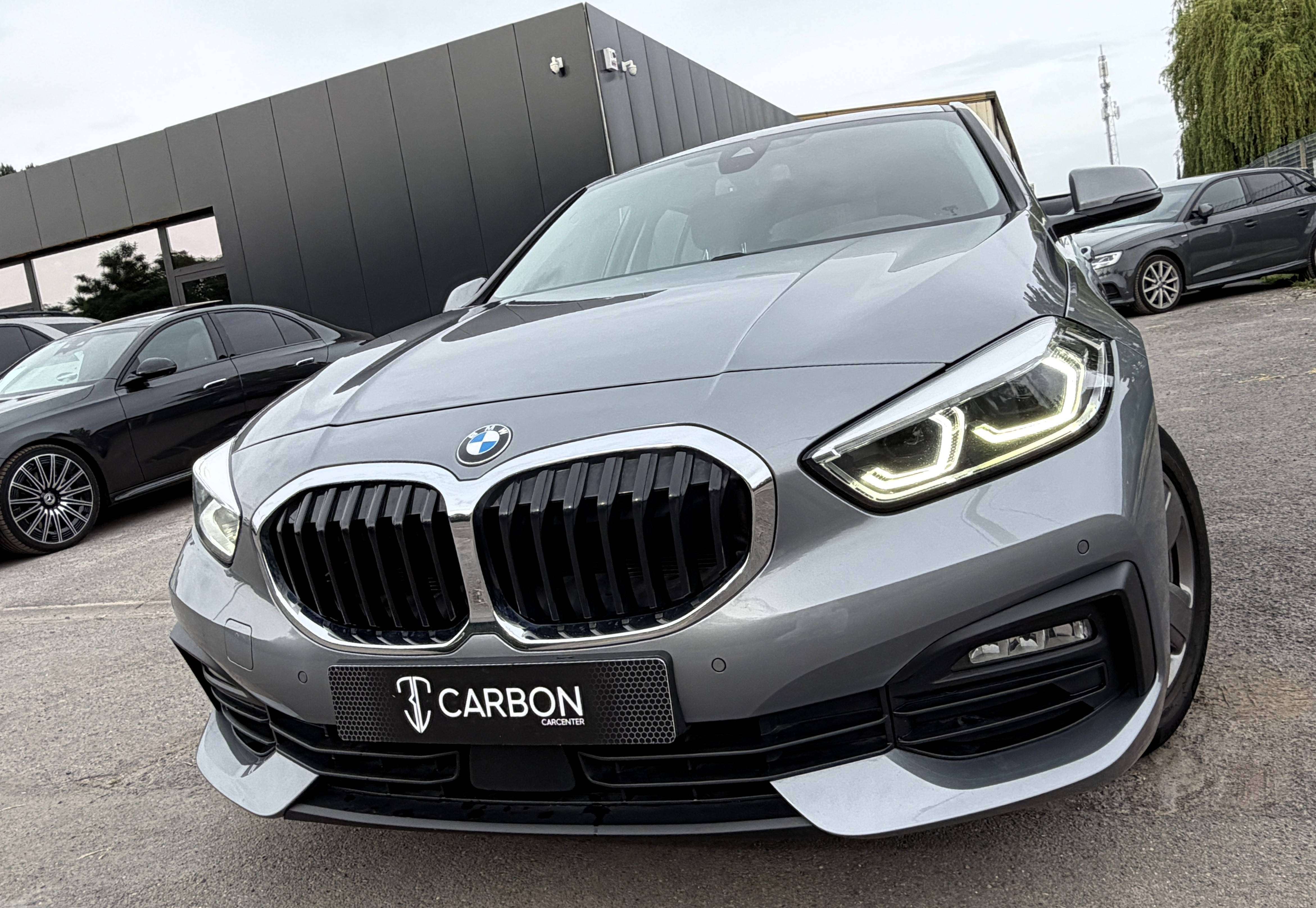 BMW 116 d Advantage 1er PROPRIO/HISTORIQUE COMPLET/NAVI-CARPLAY/FULL LED/Pack LIGHT/