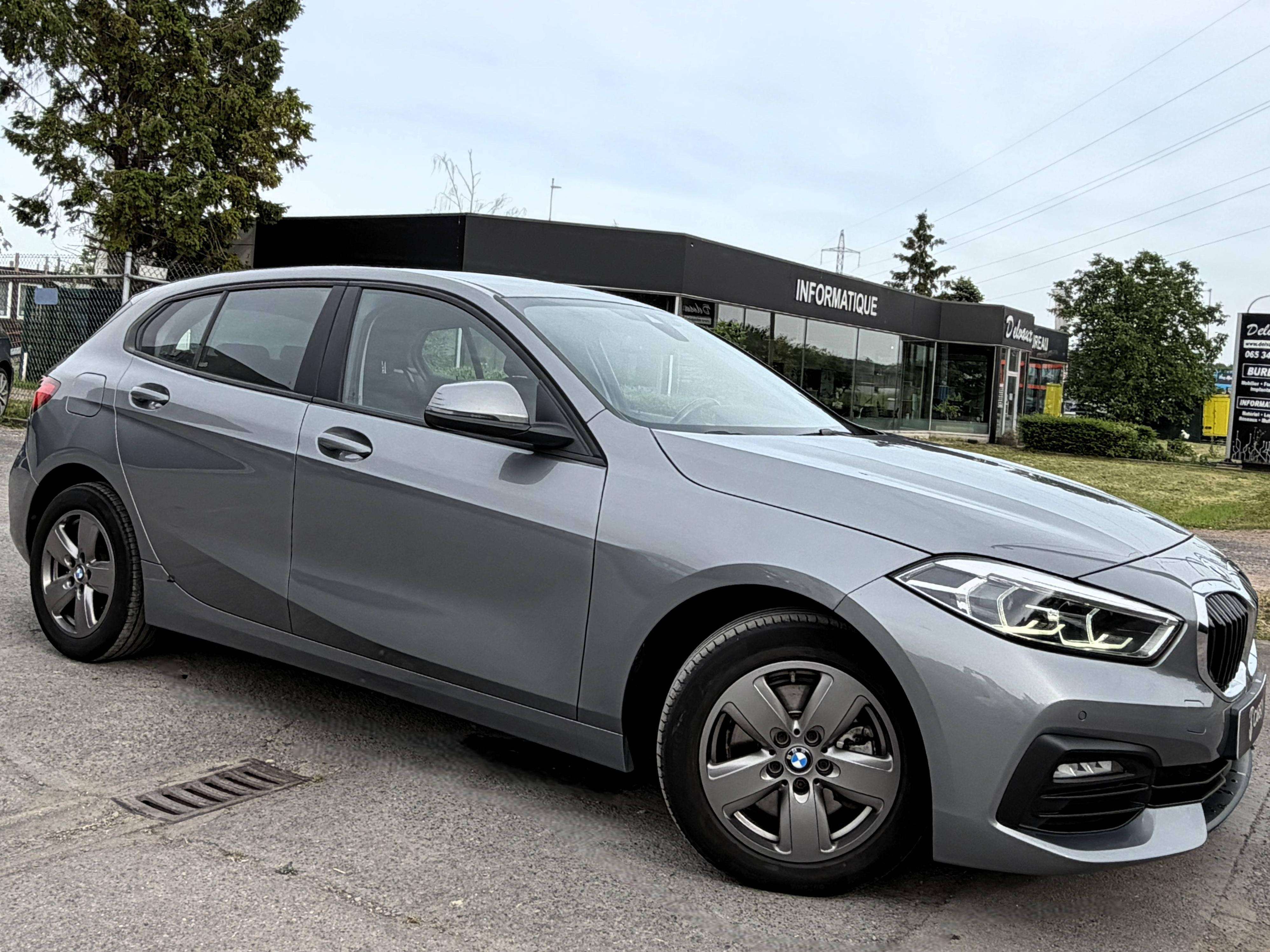 BMW 116 d Advantage 1er PROPRIO/HISTORIQUE COMPLET/NAVI-CARPLAY/FULL LED/Pack LIGHT/