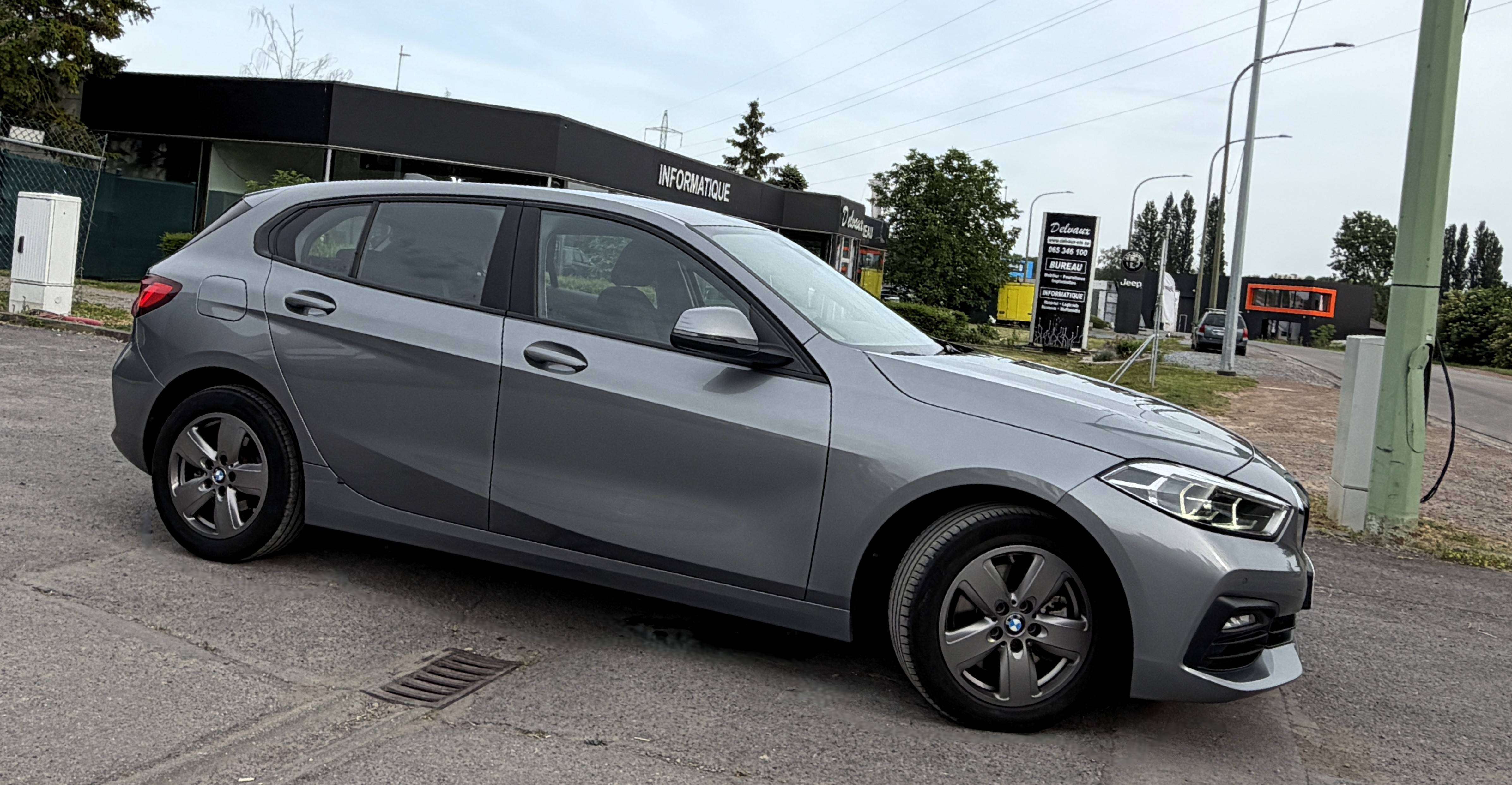 BMW 116 d Advantage 1er PROPRIO/HISTORIQUE COMPLET/NAVI-CARPLAY/FULL LED/Pack LIGHT/