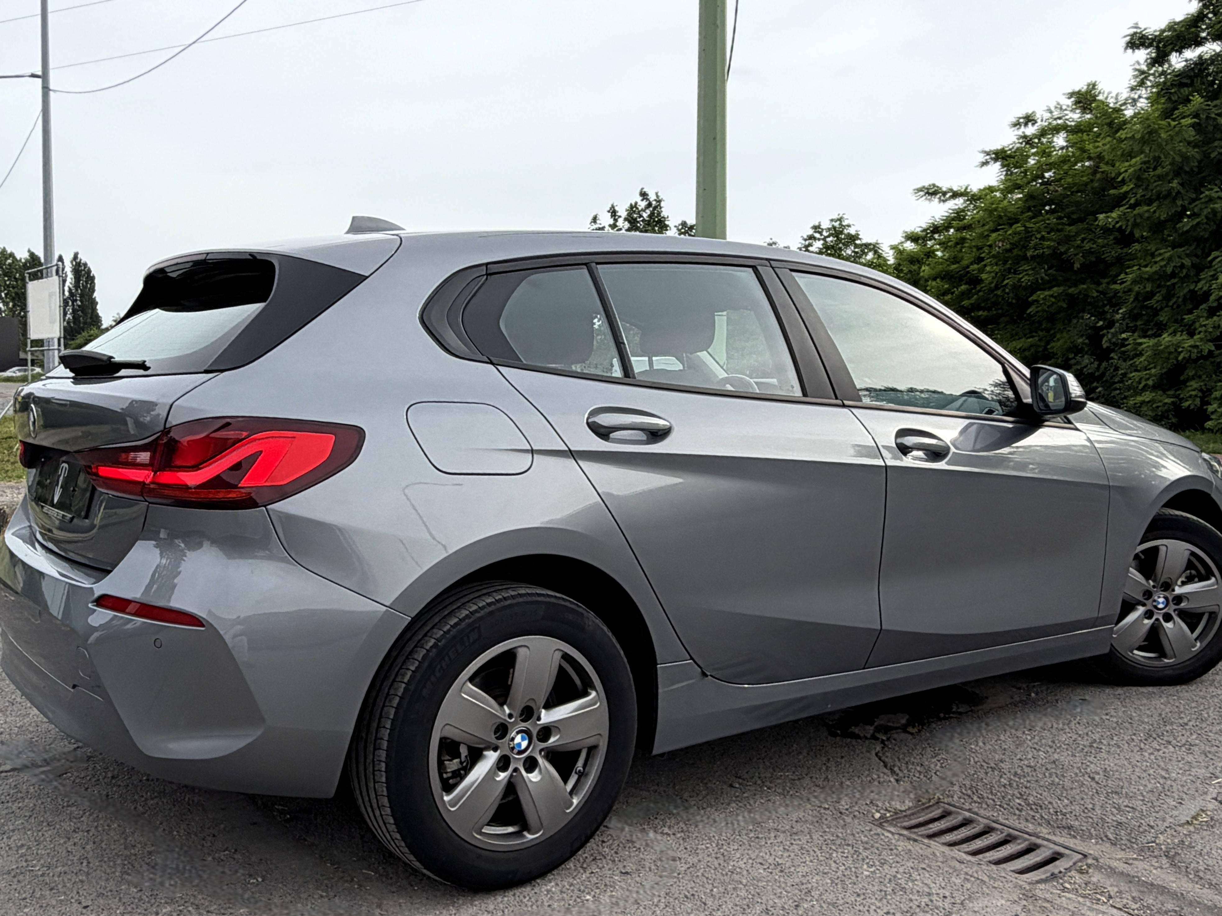 BMW 116 d Advantage 1er PROPRIO/HISTORIQUE COMPLET/NAVI-CARPLAY/FULL LED/Pack LIGHT/