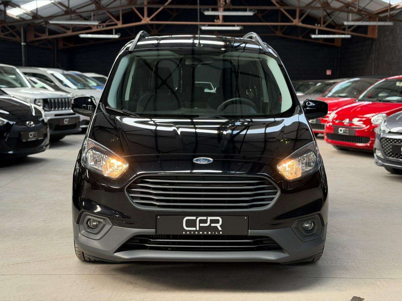 Ford Transit Courier 1.0 i * 5 PLACES * CLIM * ATT REMORQUE * GARANTIE