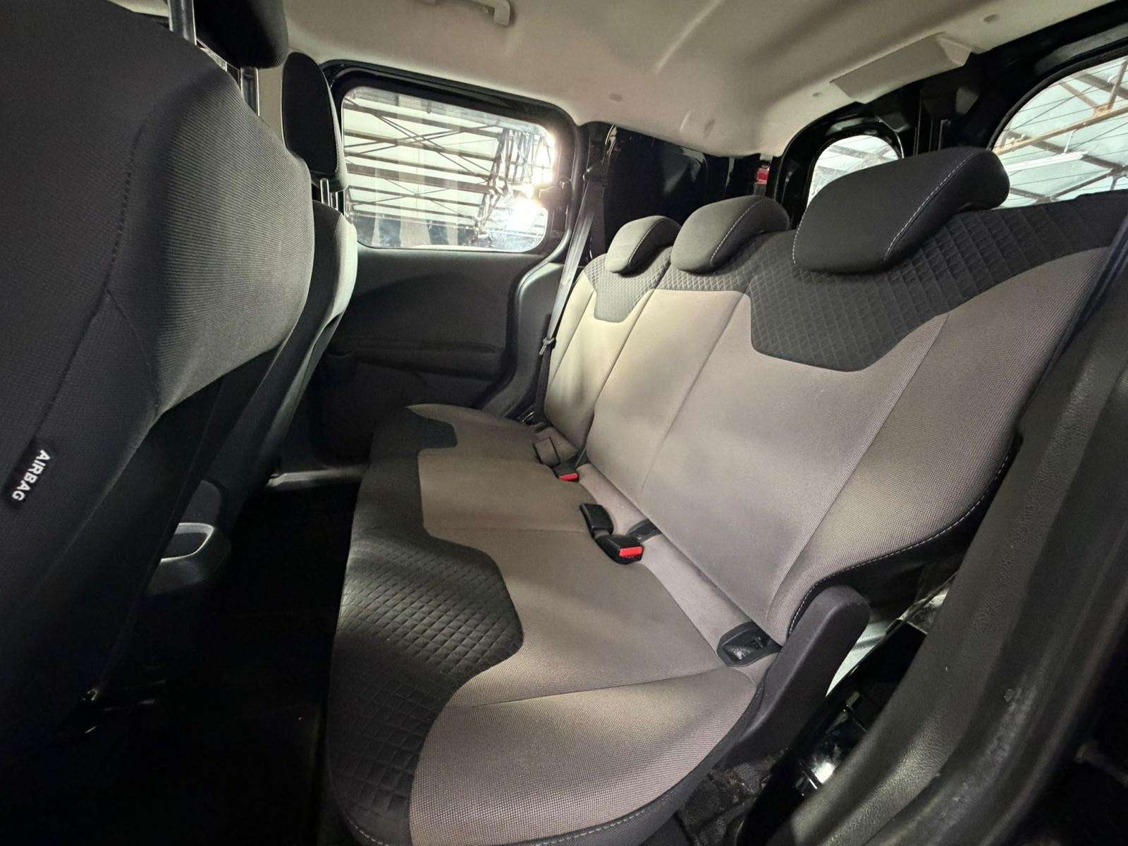 Ford Transit Courier 1.0 i * 5 PLACES * CLIM * ATT REMORQUE * GARANTIE