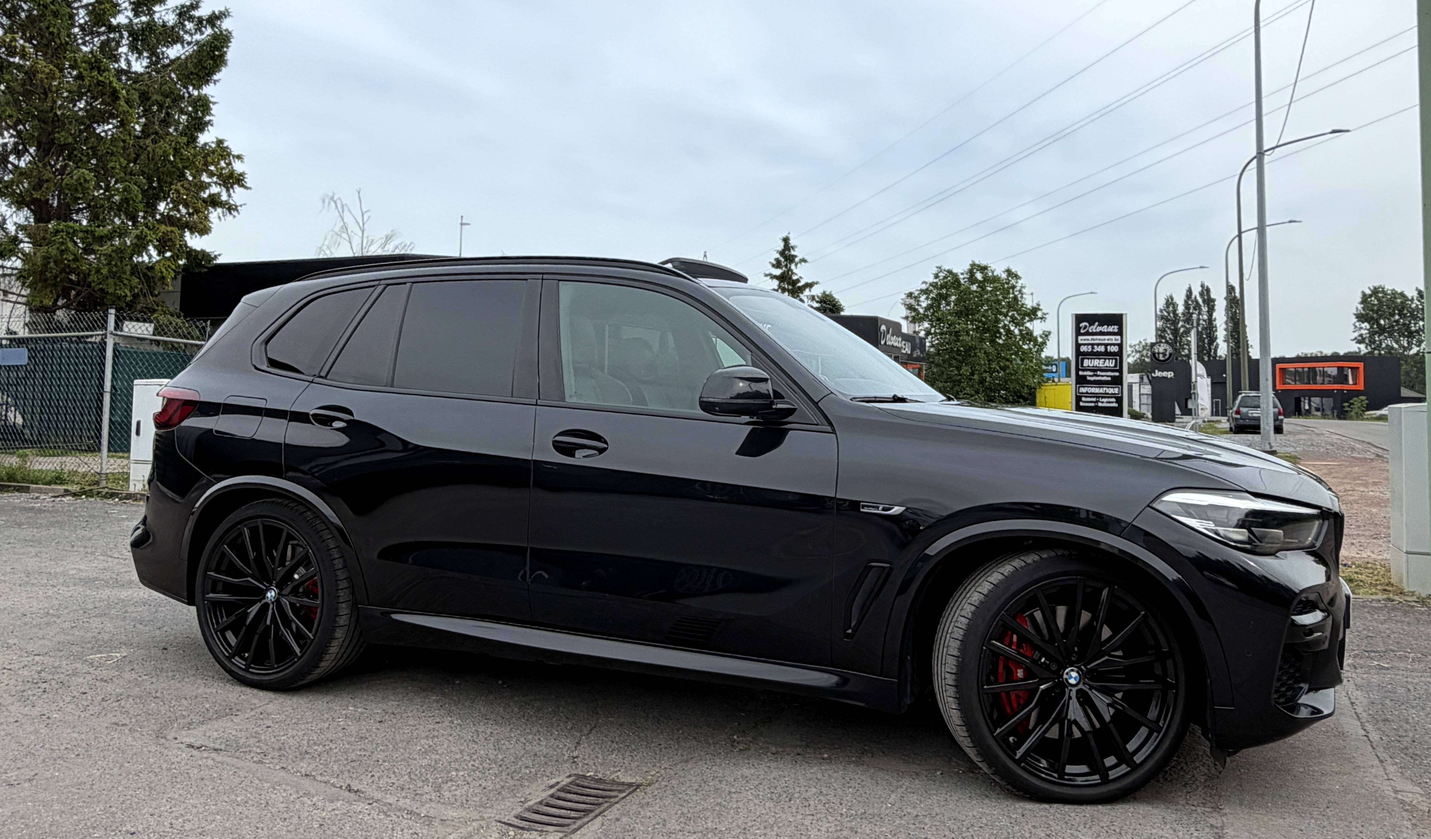 BMW X5 PHEV 3.0AS xDrive45e Pack SPORT M/PANO/CAMERA360/KEYLESS/JA 22"/Sièges M SPORT CONFORT/HISTORIQUE BMW