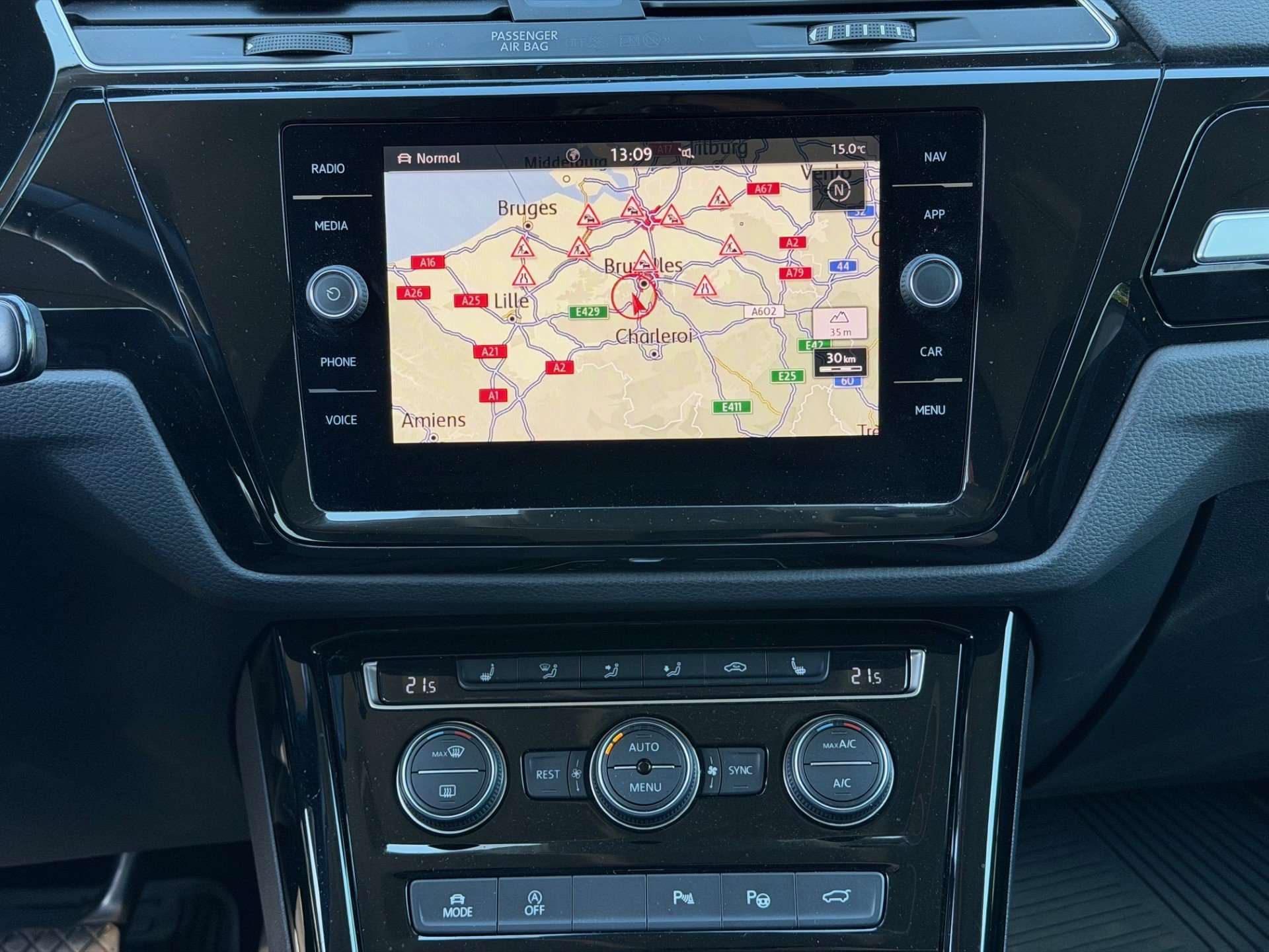 Volkswagen Touran 7PL*1.4 TSI*AUTMAT DSG*NAVI*CAMERA*Carplay
