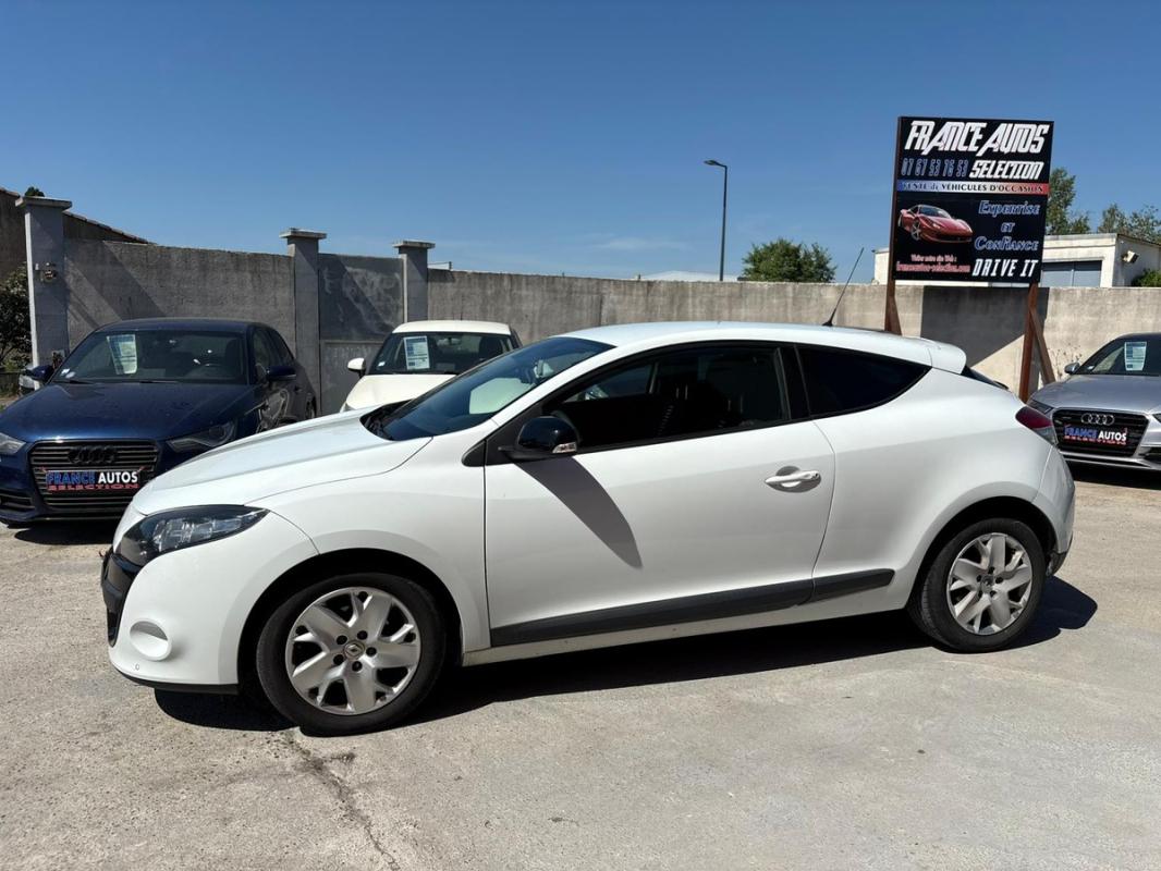 Renault Megane III 1.5 DCI 110CH DIESEL | ENTIÈREMENT RÉVISÉE & GARANTIE 12 MOIS EN EUROPE