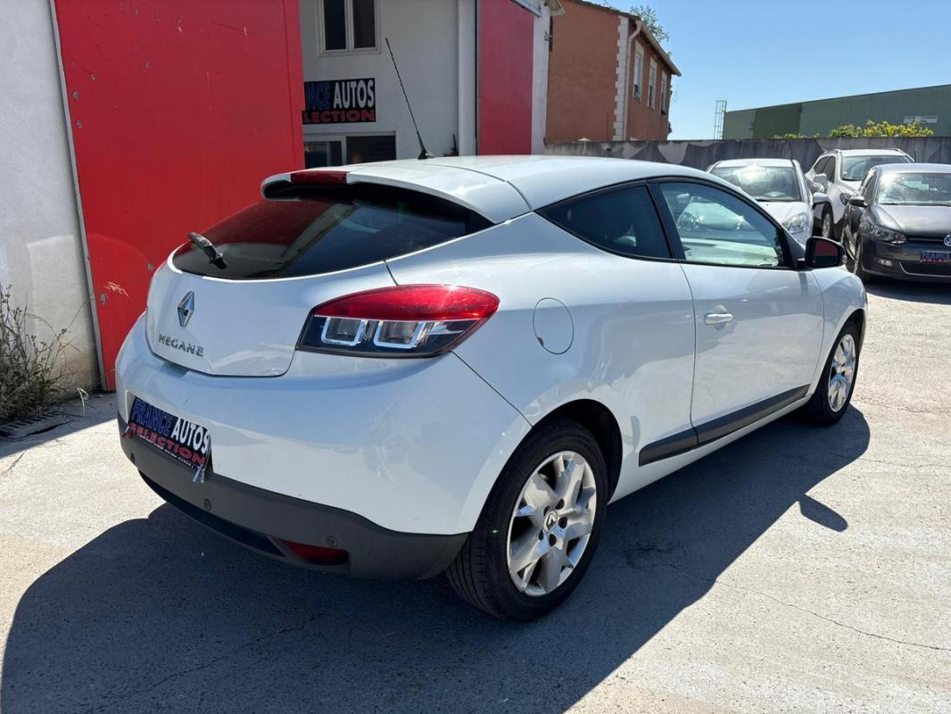 Renault Megane III 1.5 DCI 110CH DIESEL | ENTIÈREMENT RÉVISÉE & GARANTIE 12 MOIS EN EUROPE