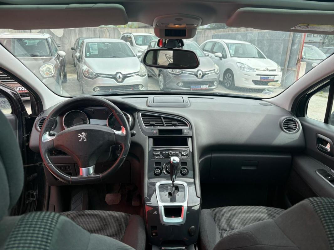 Peugeot 5008 1.6L HDI 120 CH BOITE AUTO 7 PLACES TOIT PANORAMIQUE - ENTIÈREMENT RÉVISÉE ET GARANTIE