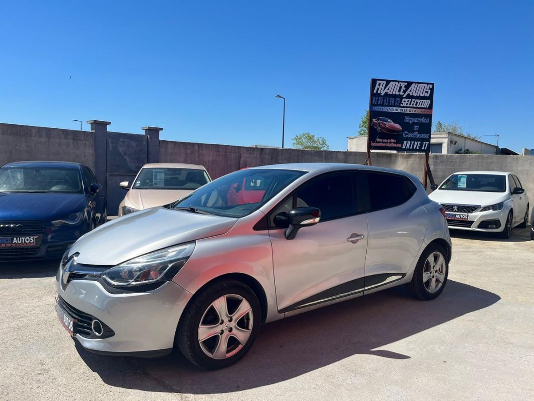 Renault Clio IV 1.5L DCI AVEC RADARS DE RECUL - ENTIÈREMENT RÉVISÉE ET GARANTIE PENDANT 12 MOIS