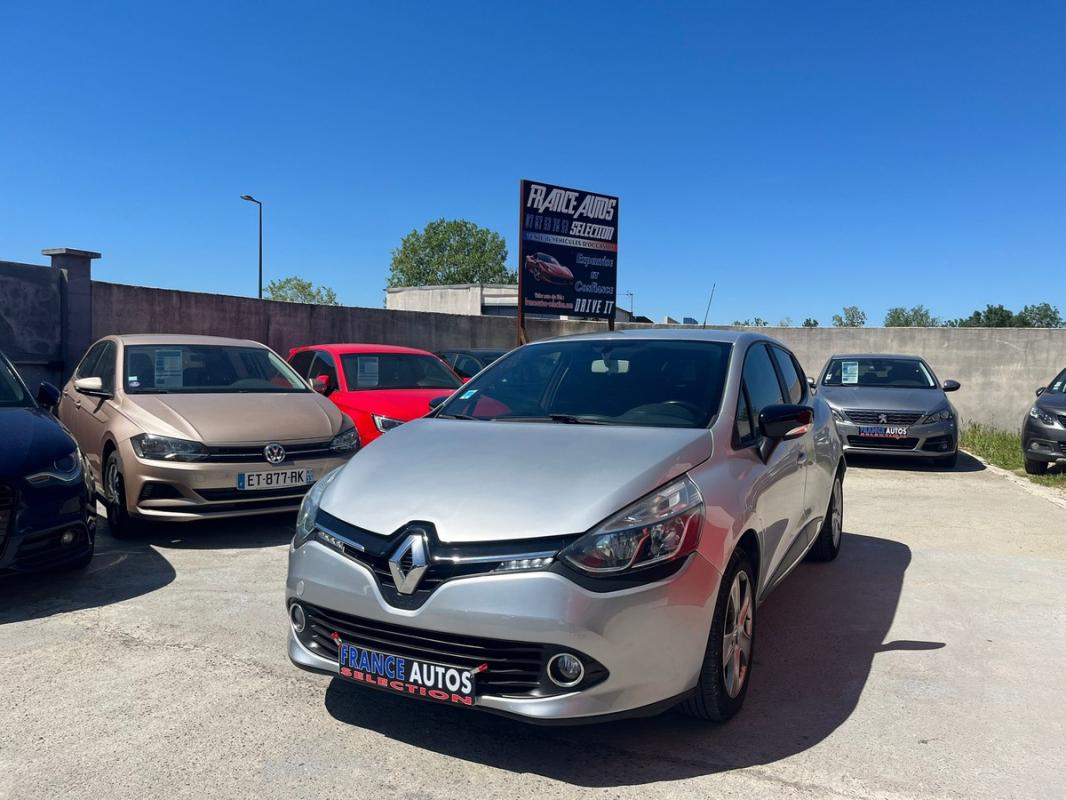 Renault Clio IV 1.5L DCI AVEC RADARS DE RECUL - ENTIÈREMENT RÉVISÉE ET GARANTIE PENDANT 12 MOIS