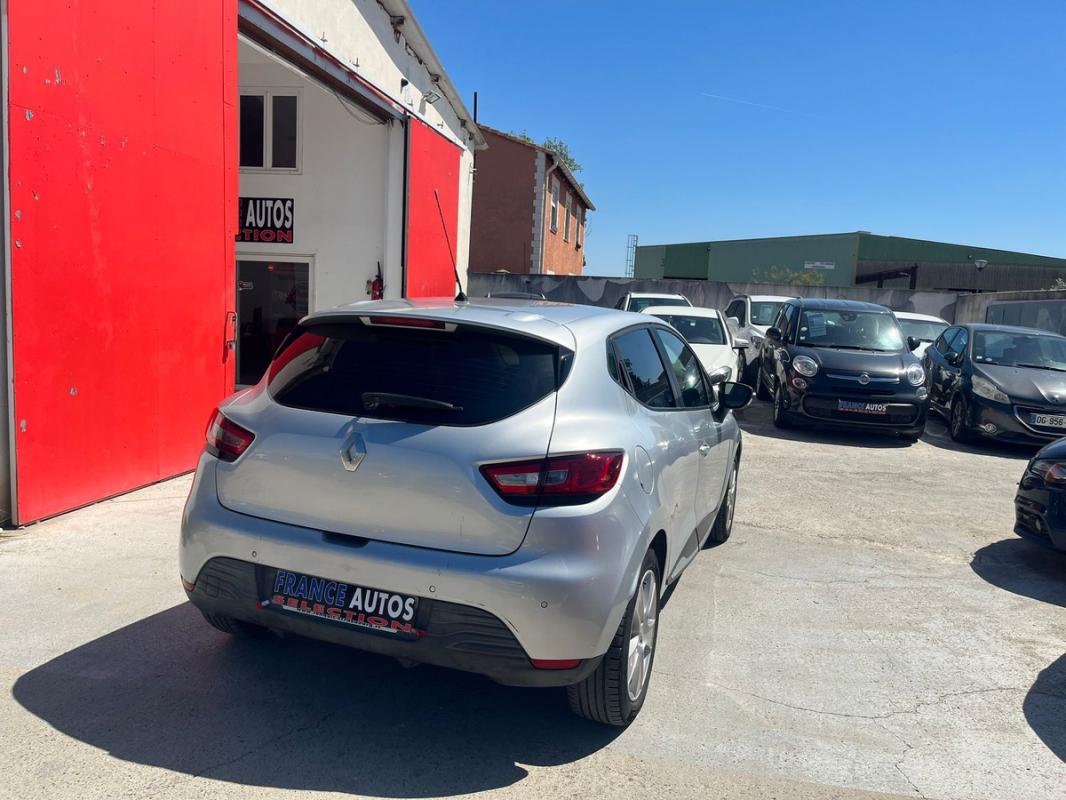 Renault Clio IV 1.5L DCI AVEC RADARS DE RECUL - ENTIÈREMENT RÉVISÉE ET GARANTIE PENDANT 12 MOIS