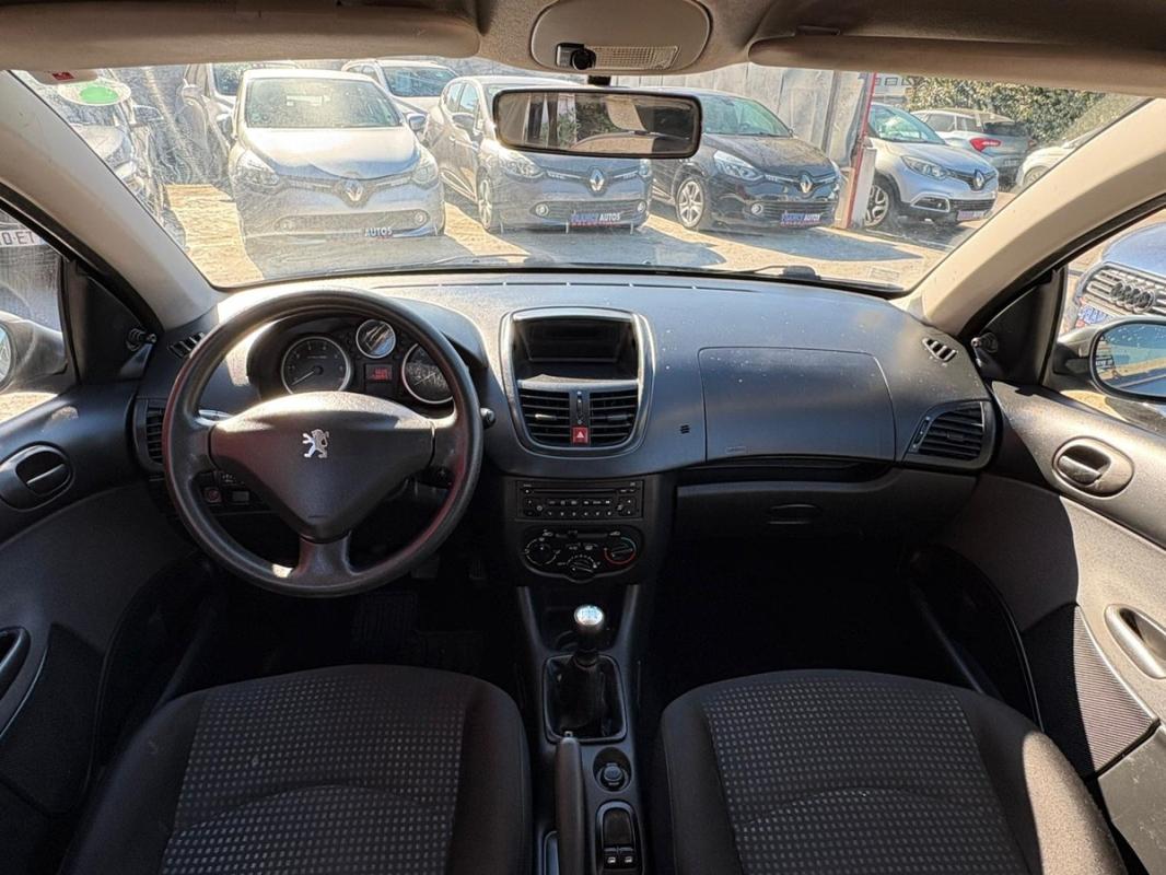 Peugeot 206+ 1.4i 73 CH ESSENCE DE 2011 - ENTIÈREMENT RÉVISÉE ET GARANTIE 12 MOIS