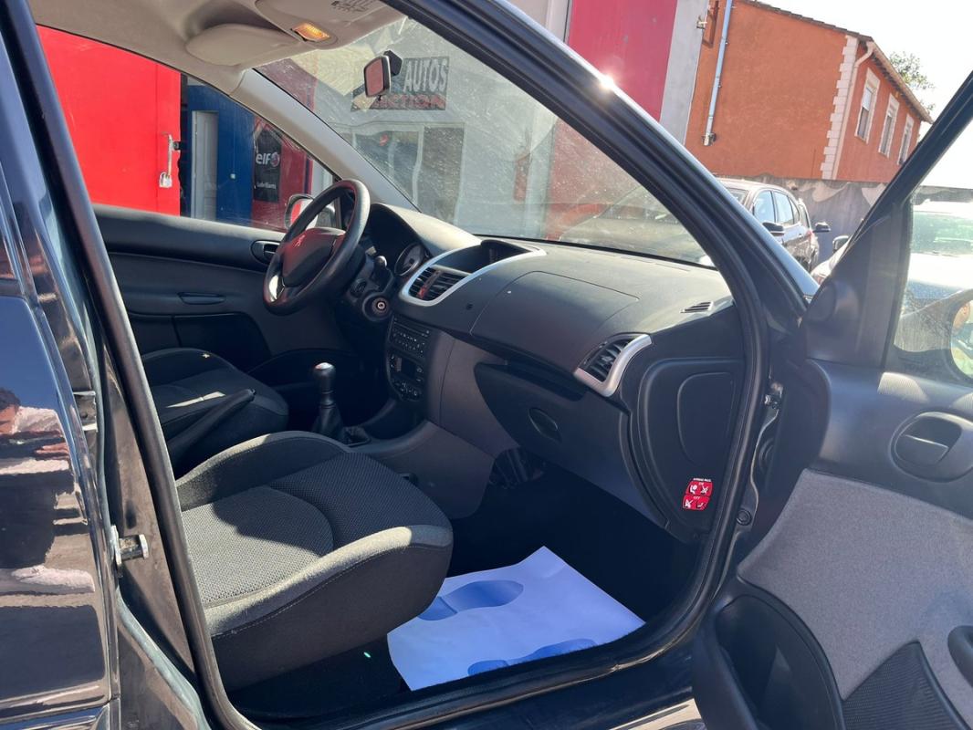 Peugeot 206+ 1.4L HDI 70 CH 1re MAIN - ENTIÈREMENT RÉVISÉE ET GARANTIE 12 MOIS