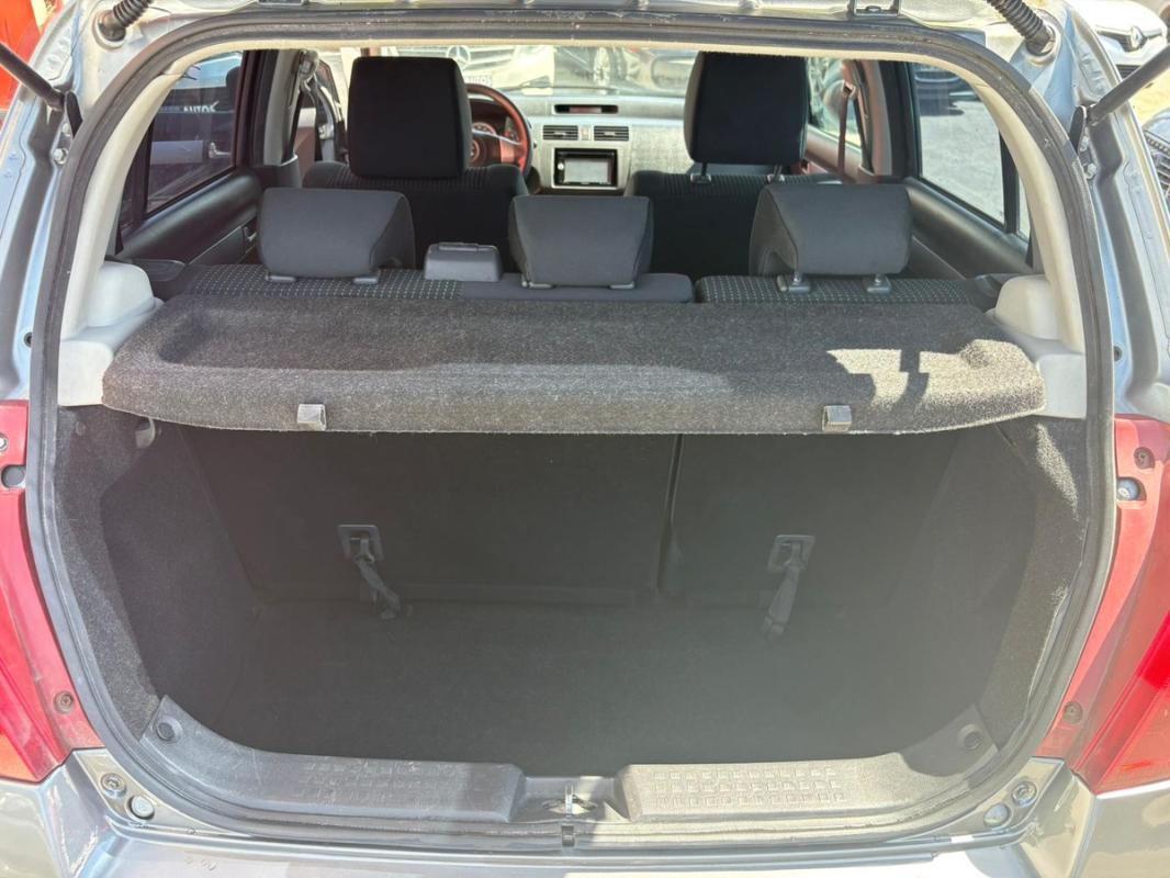 Suzuki Swift 1.3i 92 CH | ENTIÈREMENT RÉVISÉE ET GARANTIE 12 MOIS EN EUROPE