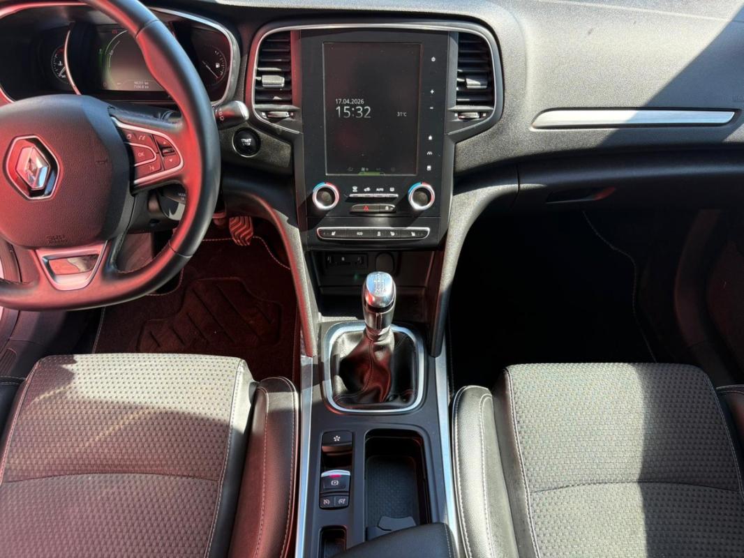 Renault Megane IV BOSE 1.2L TCE 132CH MAGNIFIQUE - ENTIÈREMENT RÉVISÉE ET GARANTIE 12 MOIS EN EUROPE
