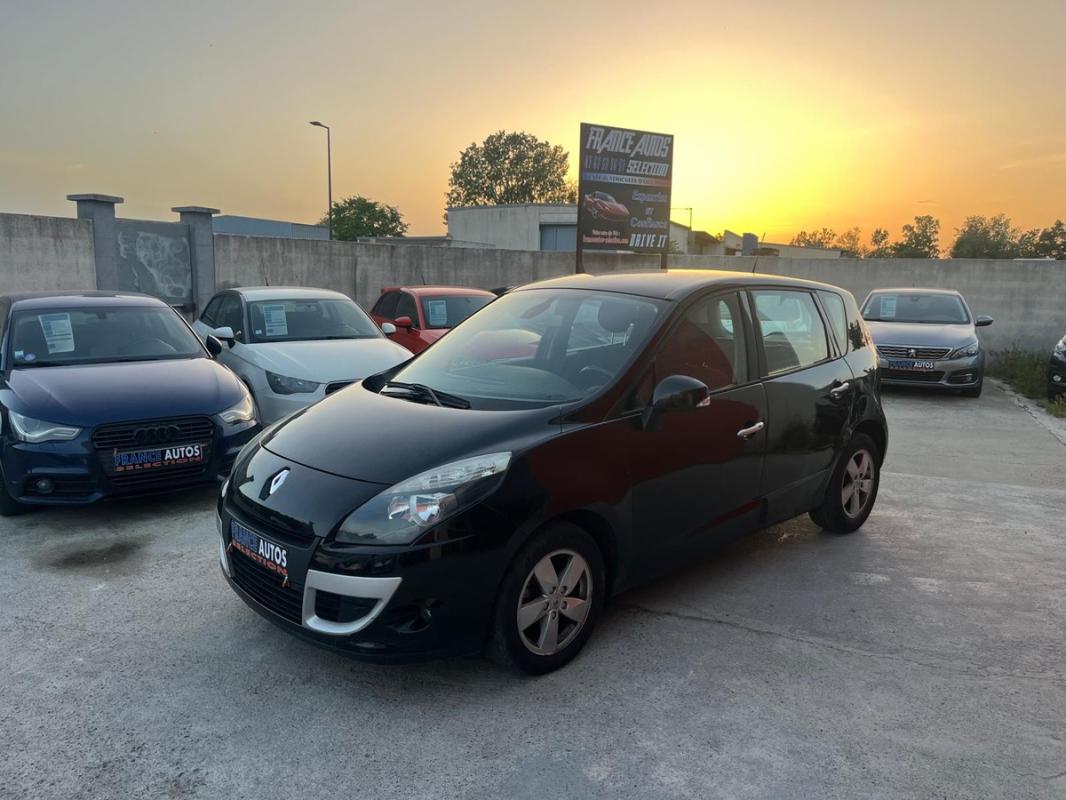 Renault Scenic 1.9L DCI 131 CH - AVEC GPS RADARS ENTIÈREMENT RÉVISÉE & GARANTIE