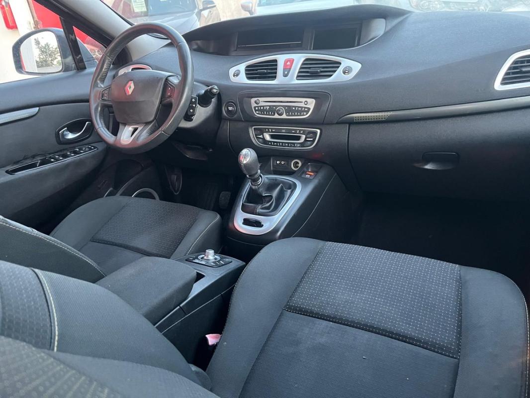 Renault Scenic 1.9L DCI 131 CH - AVEC GPS RADARS ENTIÈREMENT RÉVISÉE & GARANTIE