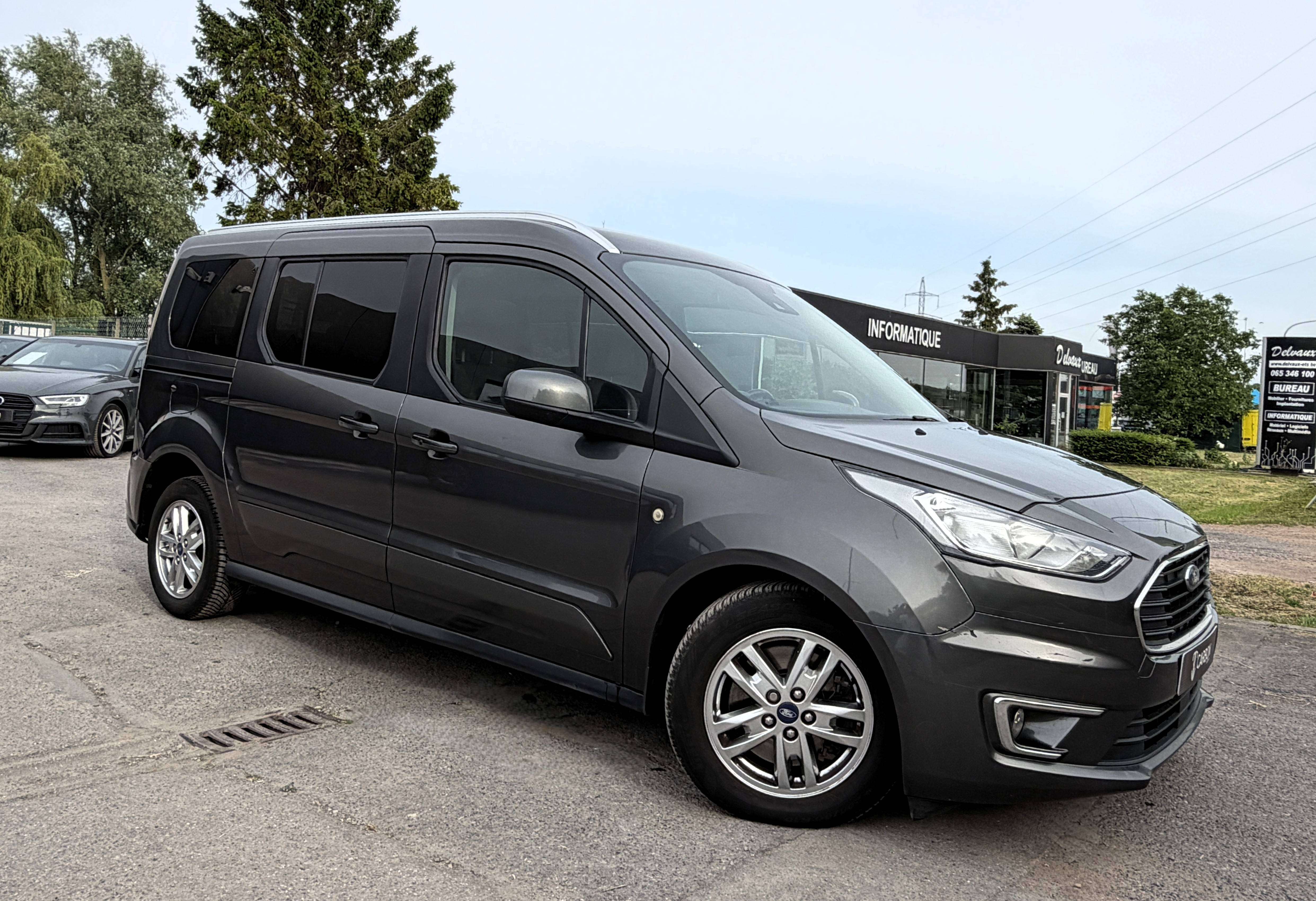 Ford Tourneo Connect 1.5 TDCi Titanium LWB 7 Places PANO/NAVI/CAMERA/HISTORIQUE/2 Portes Latérales