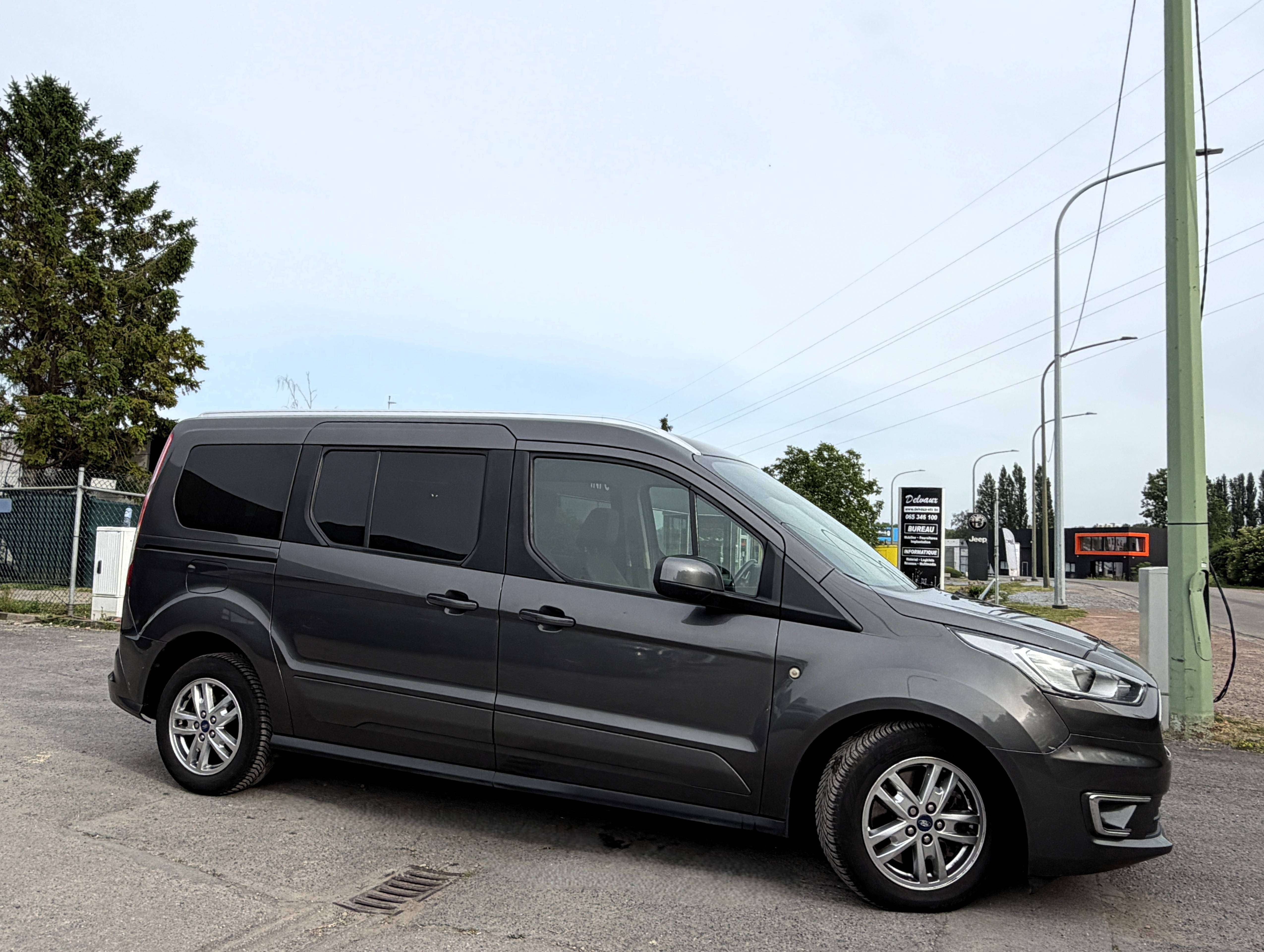 Ford Tourneo Connect 1.5 TDCi Titanium LWB 7 Places PANO/NAVI/CAMERA/HISTORIQUE/2 Portes Latérales