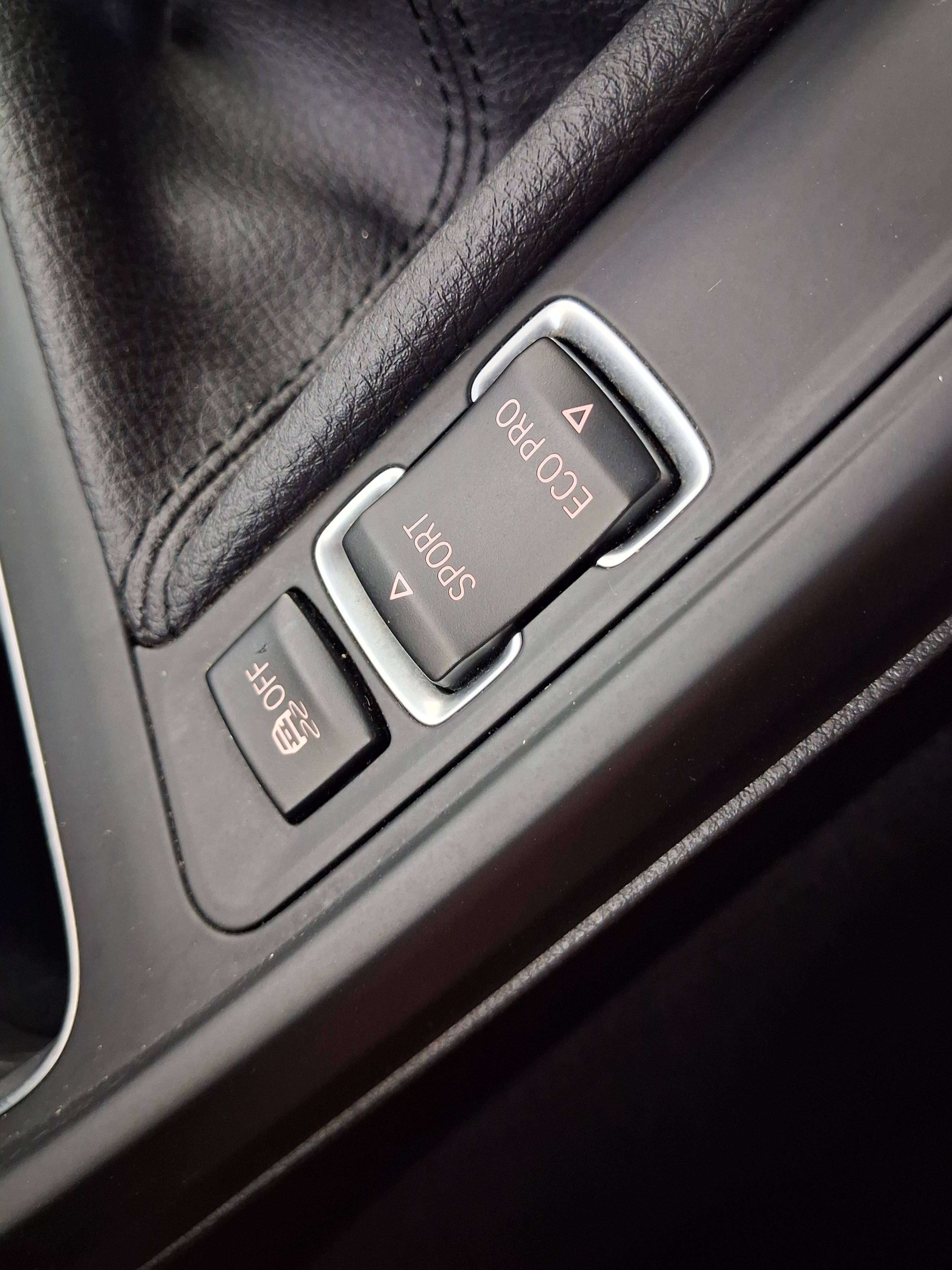BMW 116 116i / INT CUIR / CLIM / NAVI / BLUETOOTH / GARANTIE