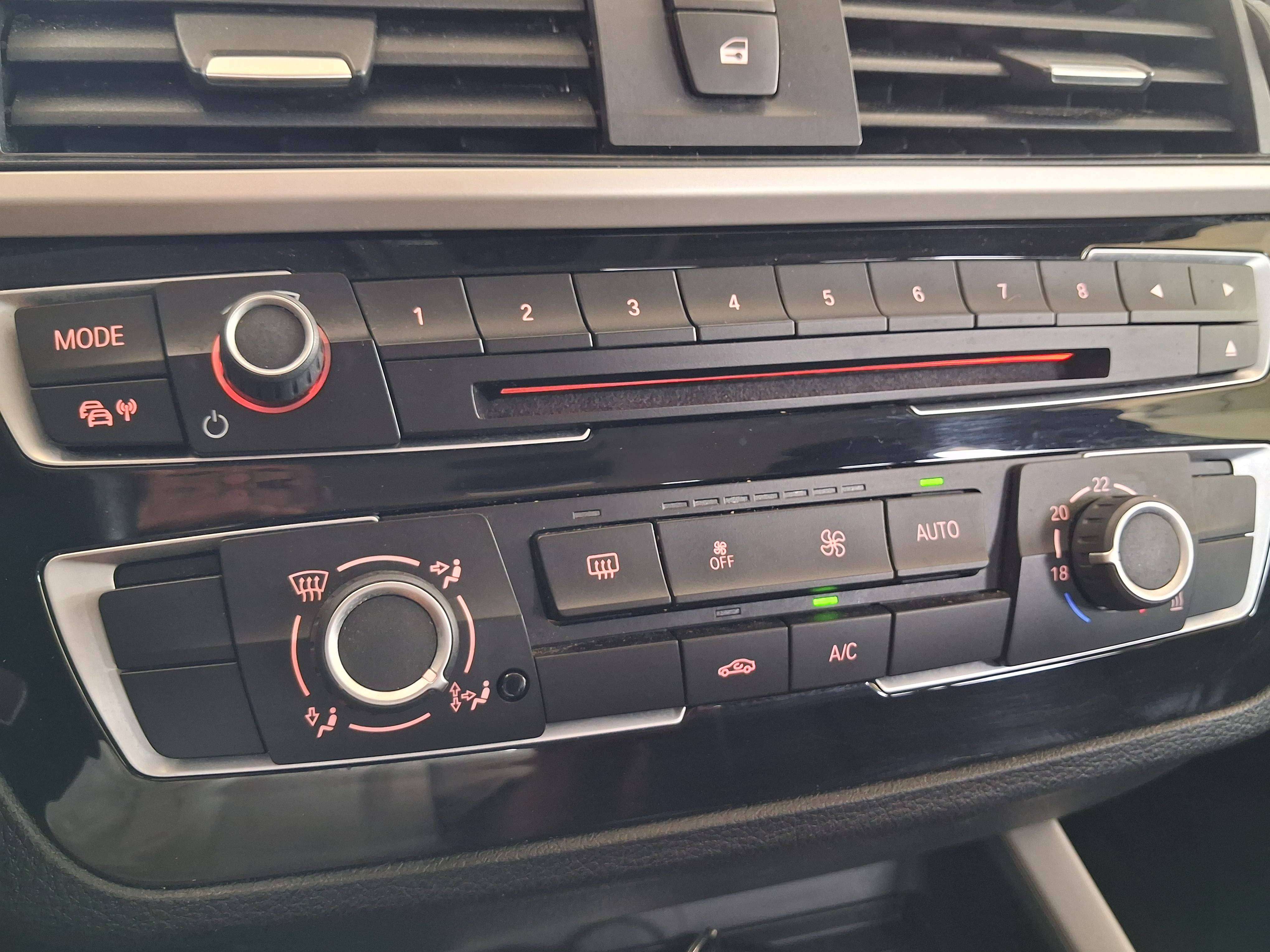 BMW 116 116i / INT CUIR / CLIM / NAVI / BLUETOOTH / GARANTIE
