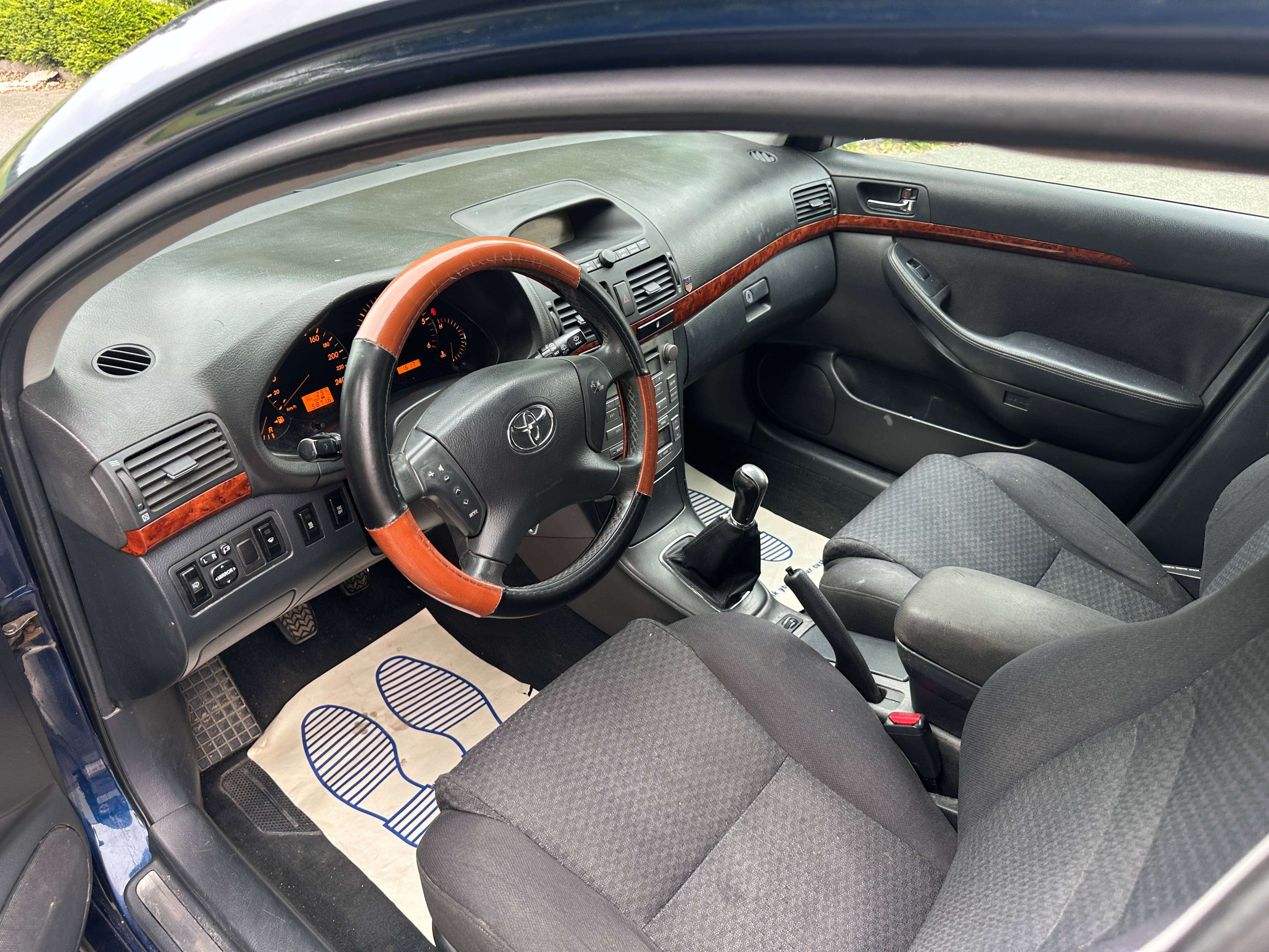 Toyota Avensis 2.0 Turbo D4D Linea Sol
