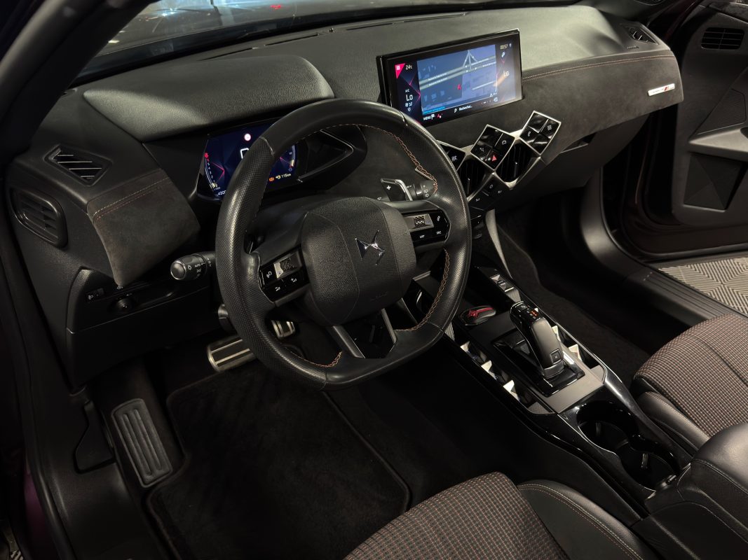 Ds 3 CROSSBACK PERFORMANCE LINE 1.2 TURBO 130 Cv BOITE AUTO EAT8 VIRTUAL COCKPIT - GARANTIE 1 AN